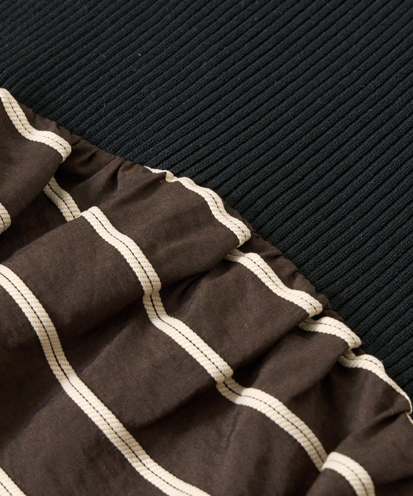 一件穿出時尚感針織拼接提花條紋