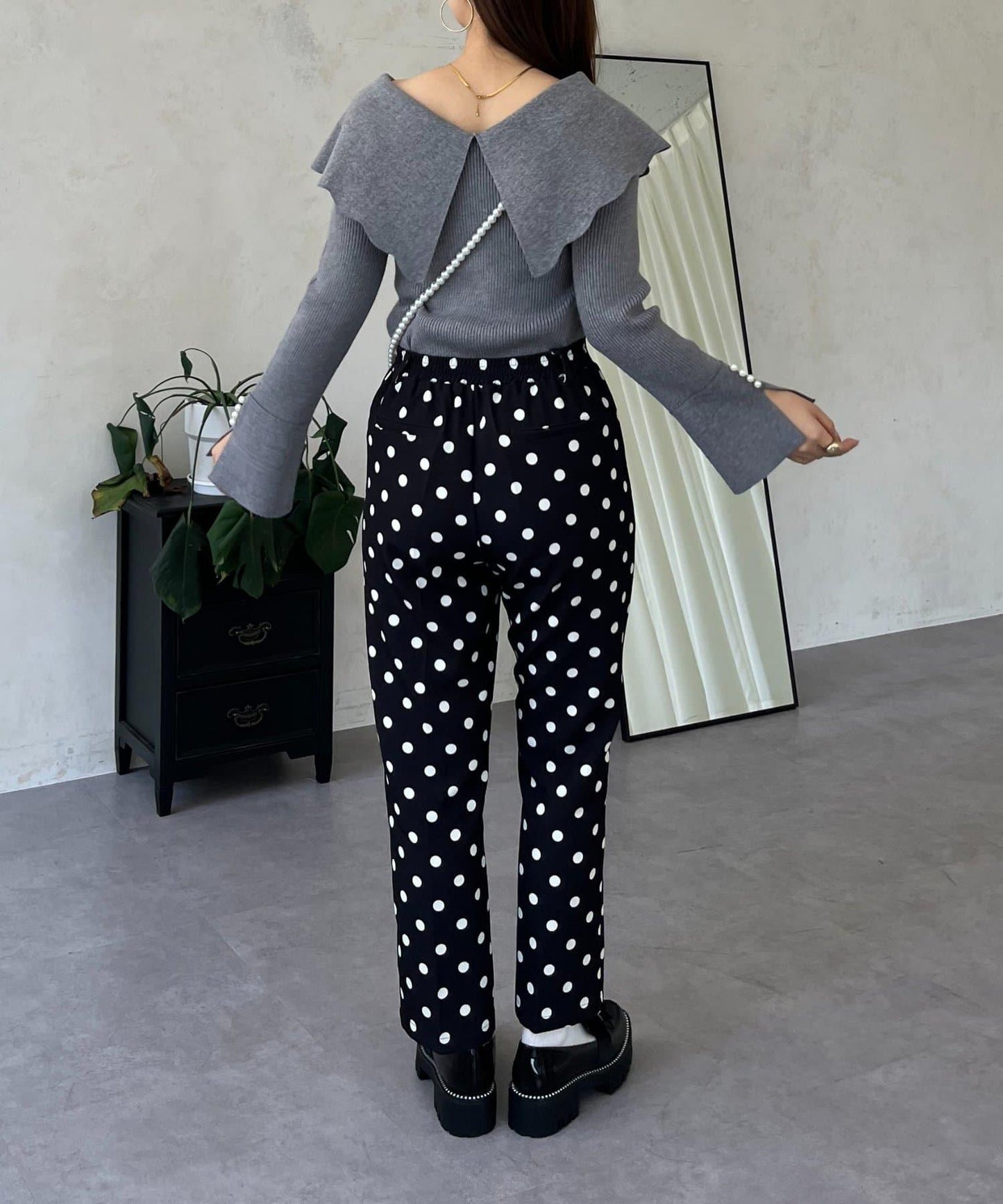 荷葉邊領針織上衣