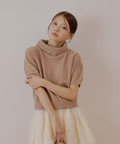 【Chico】亮絲天鵝絨高領短袖針織衫