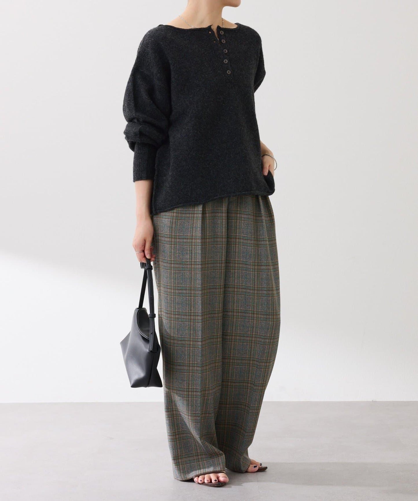 【前後兩穿】2WAY圓弧下襬亨利領針織衫