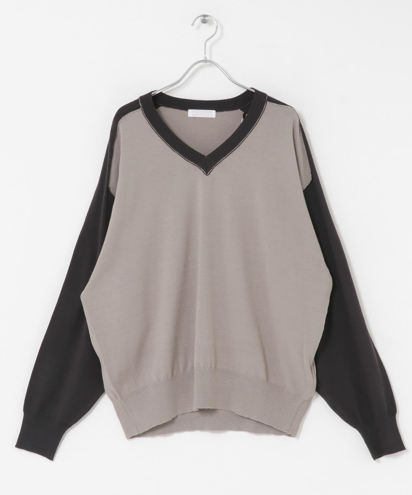 撞色V領針織衫