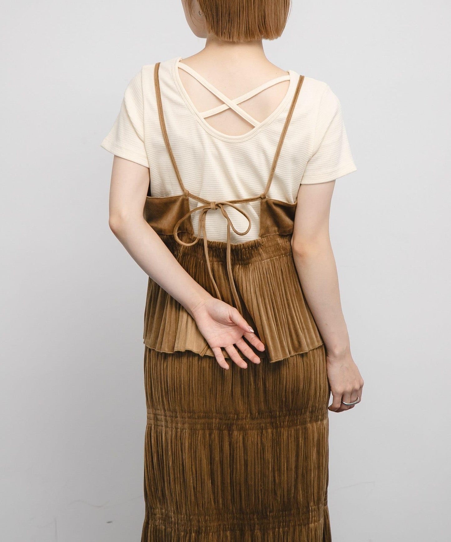 百褶拼接連衣裙