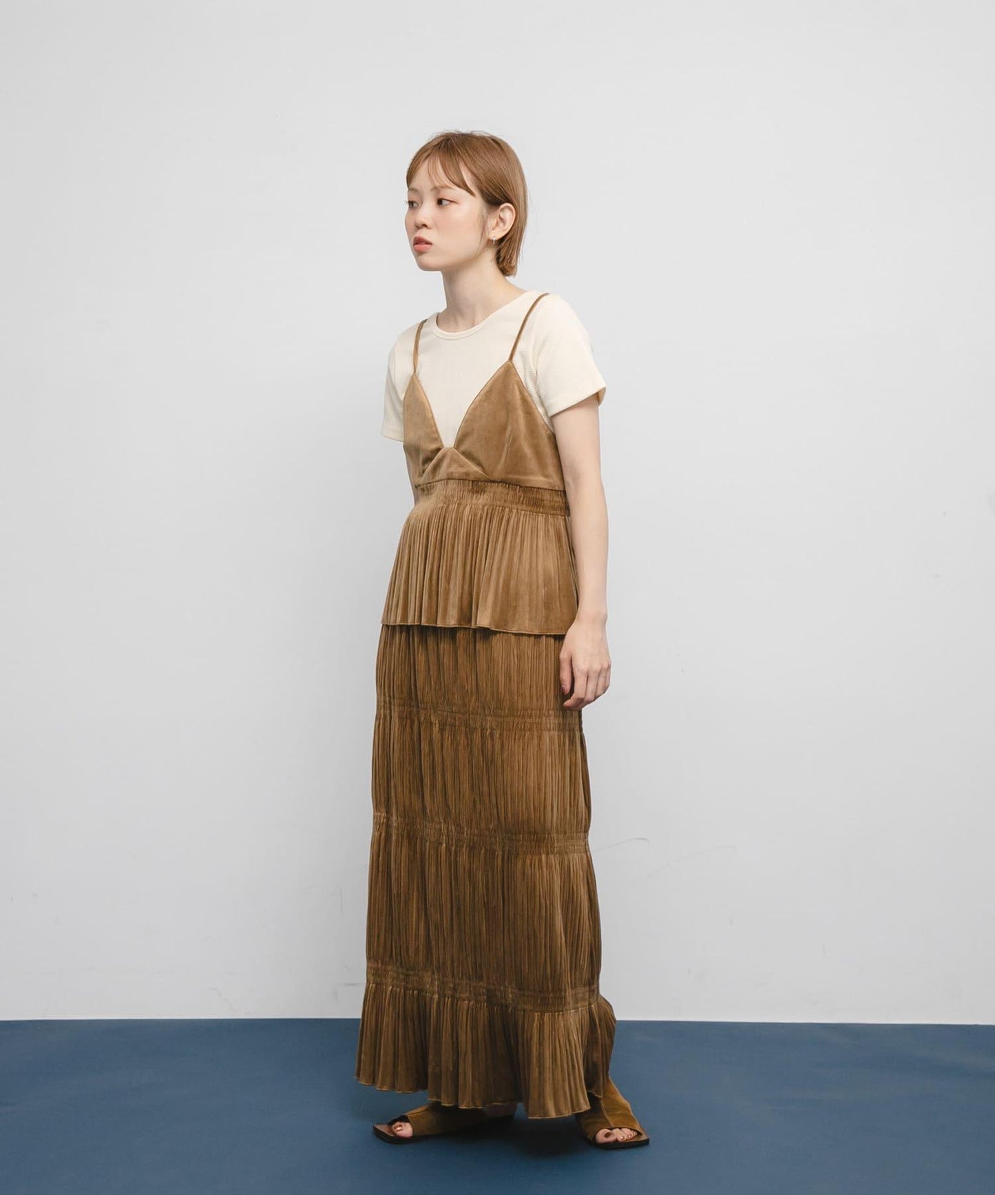 百褶拼接連衣裙