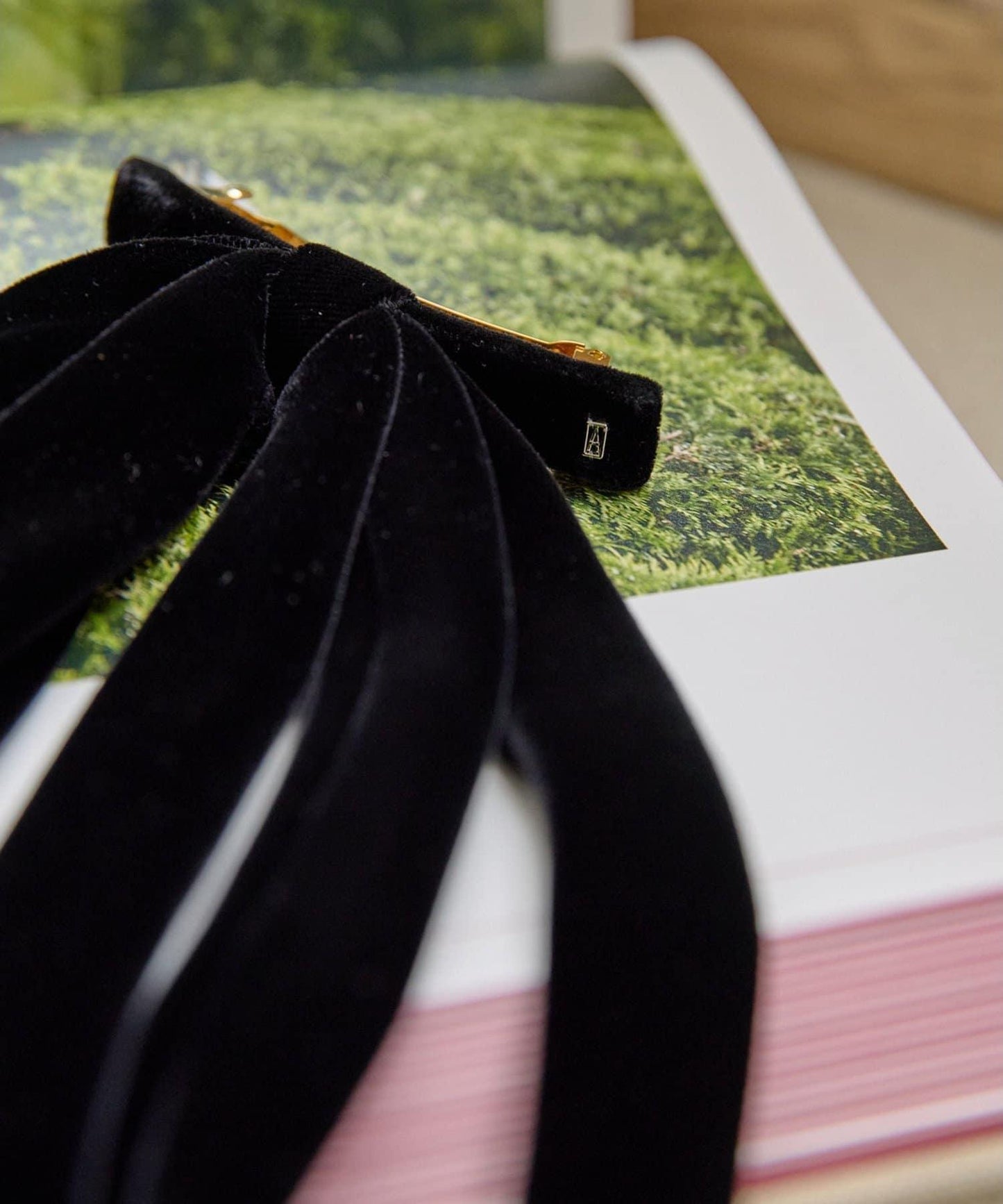 【ALEXANDRE DE PARIS】天鵝絨蝴蝶結髮夾