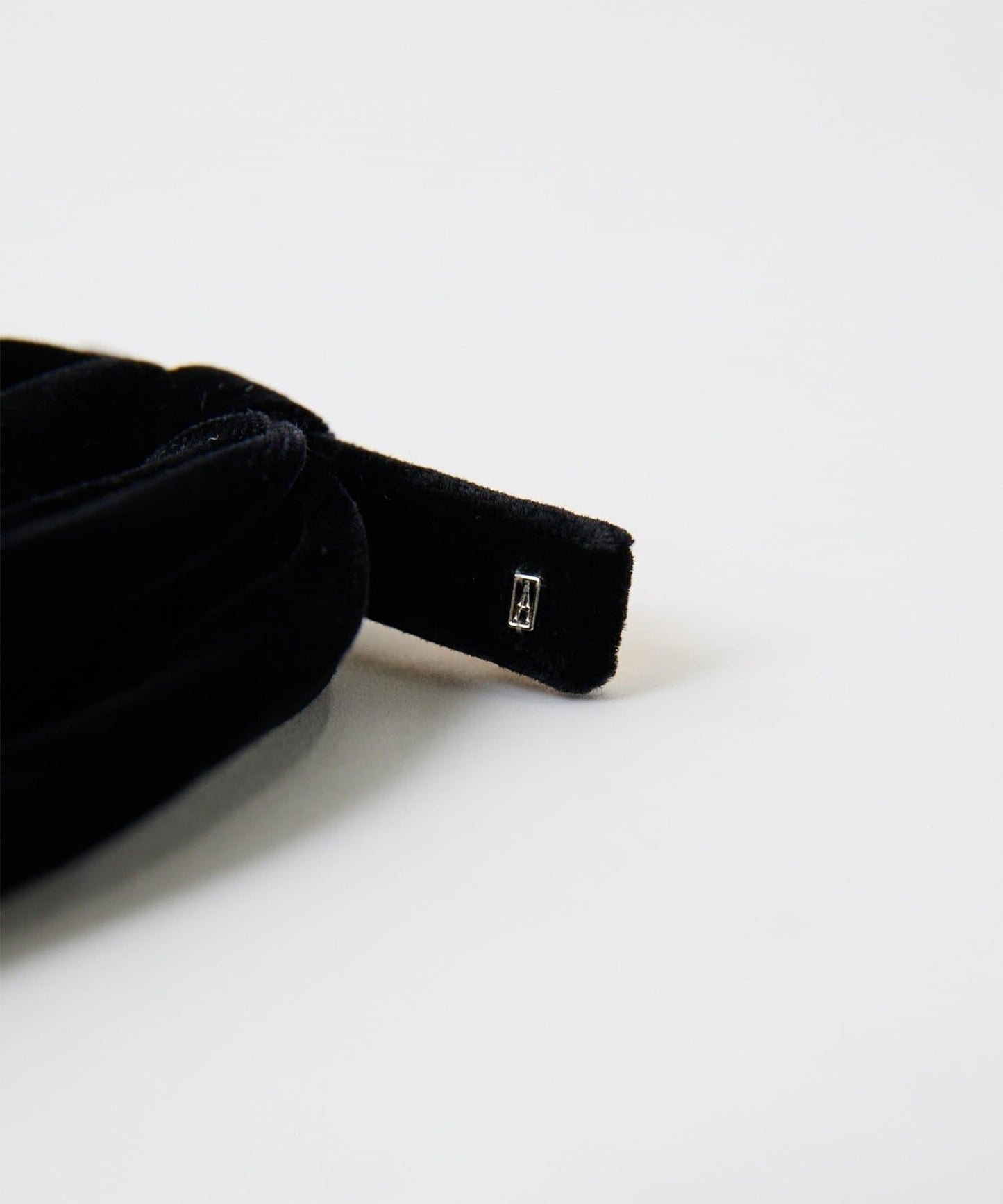 【ALEXANDRE DE PARIS】天鵝絨蝴蝶結髮夾