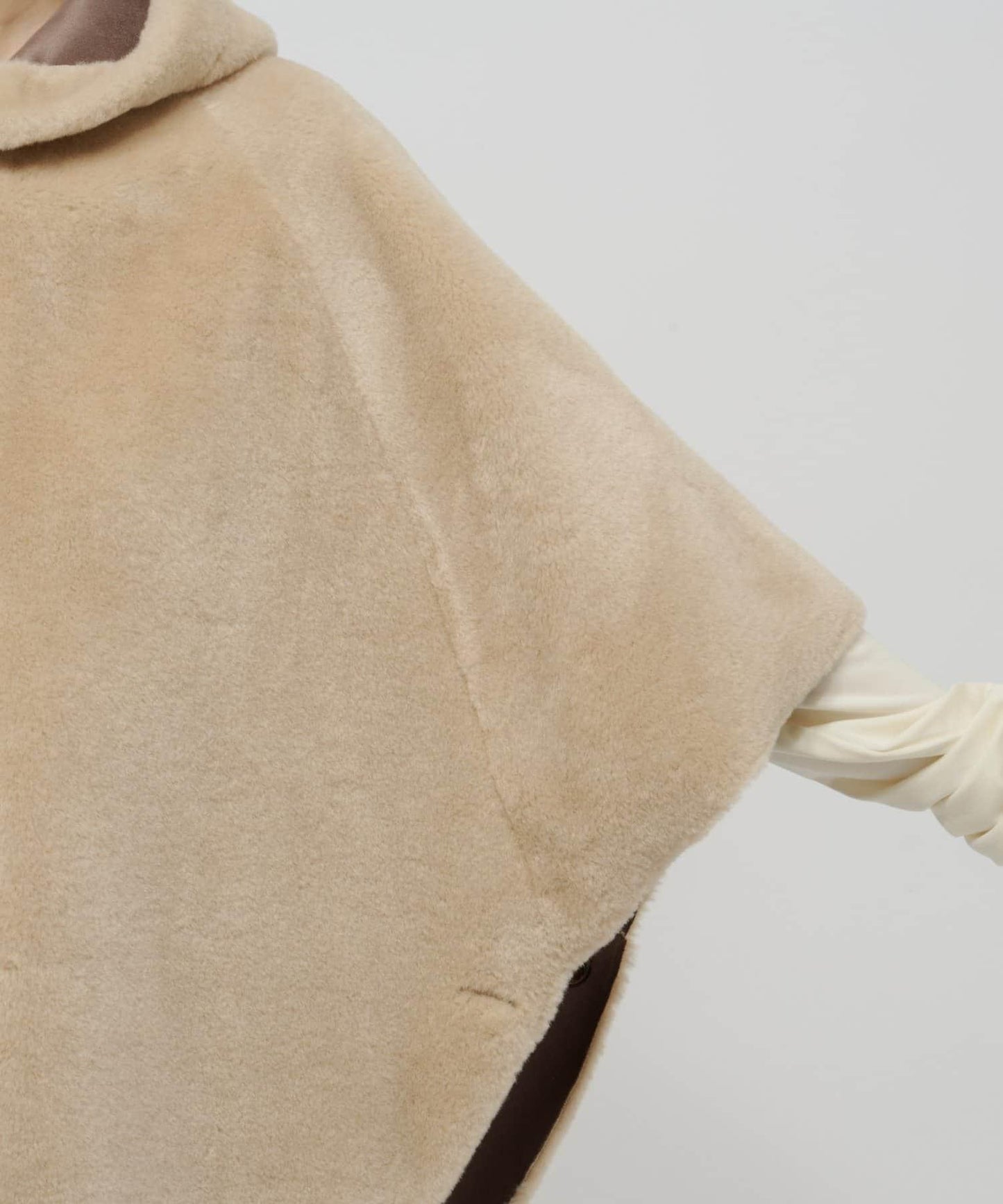 【Omekashi】短款仿毛絨斗篷