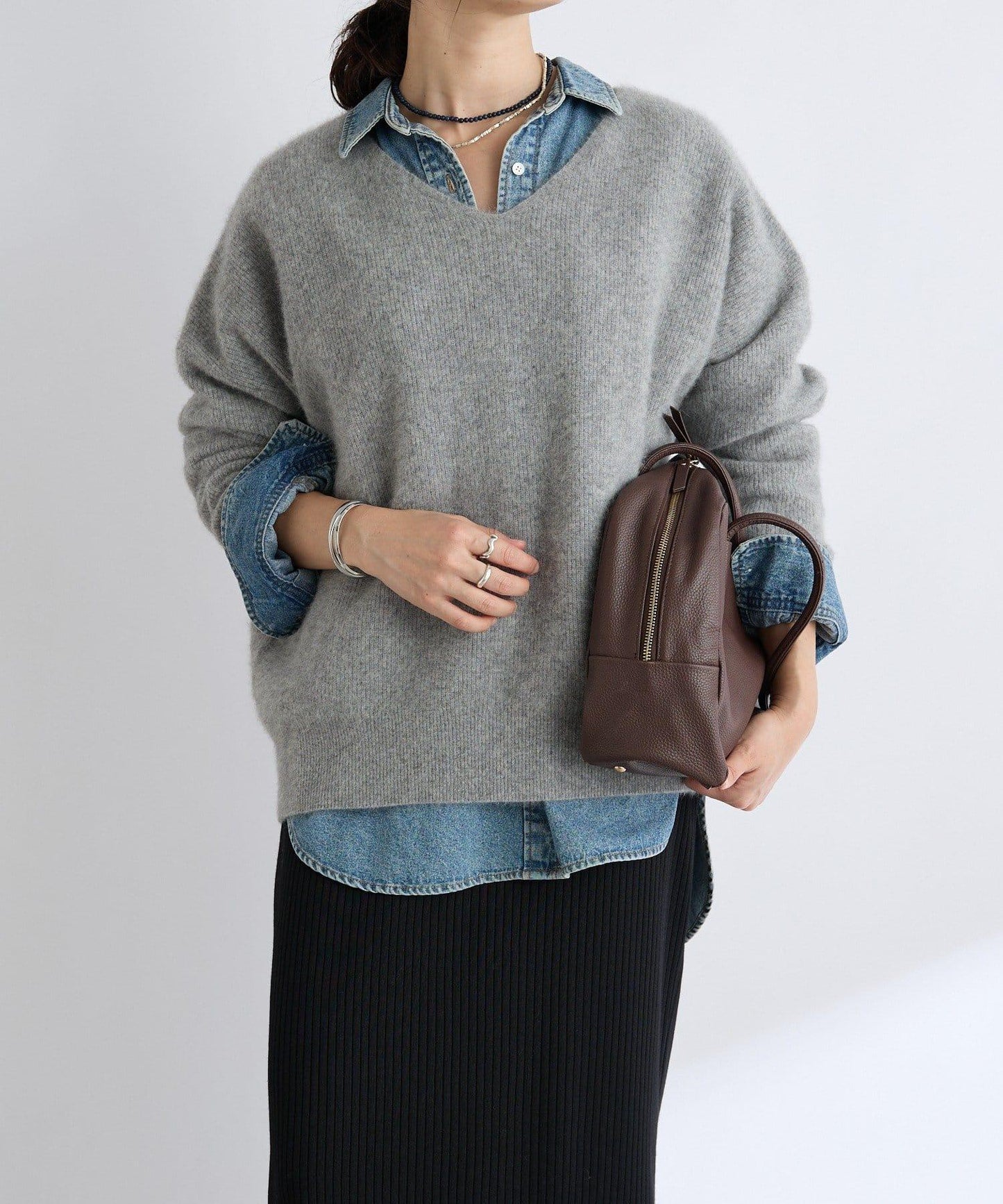 【輕盈感廓形】毛絨羊毛單面羅紋V領針織衫/預計10月上旬發貨