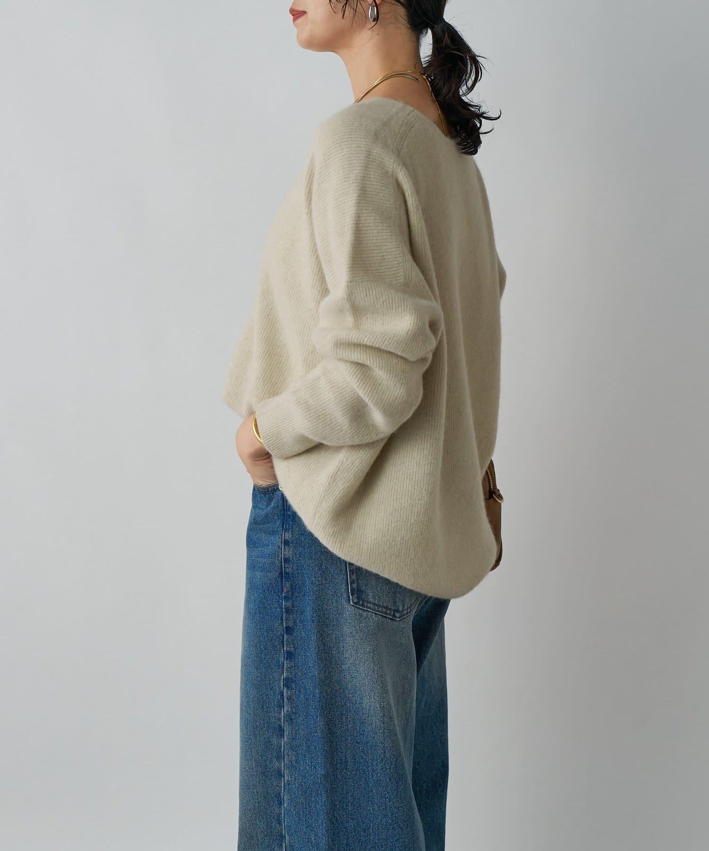 【輕盈感廓形】毛絨羊毛單面羅紋V領針織衫/預計10月上旬發貨