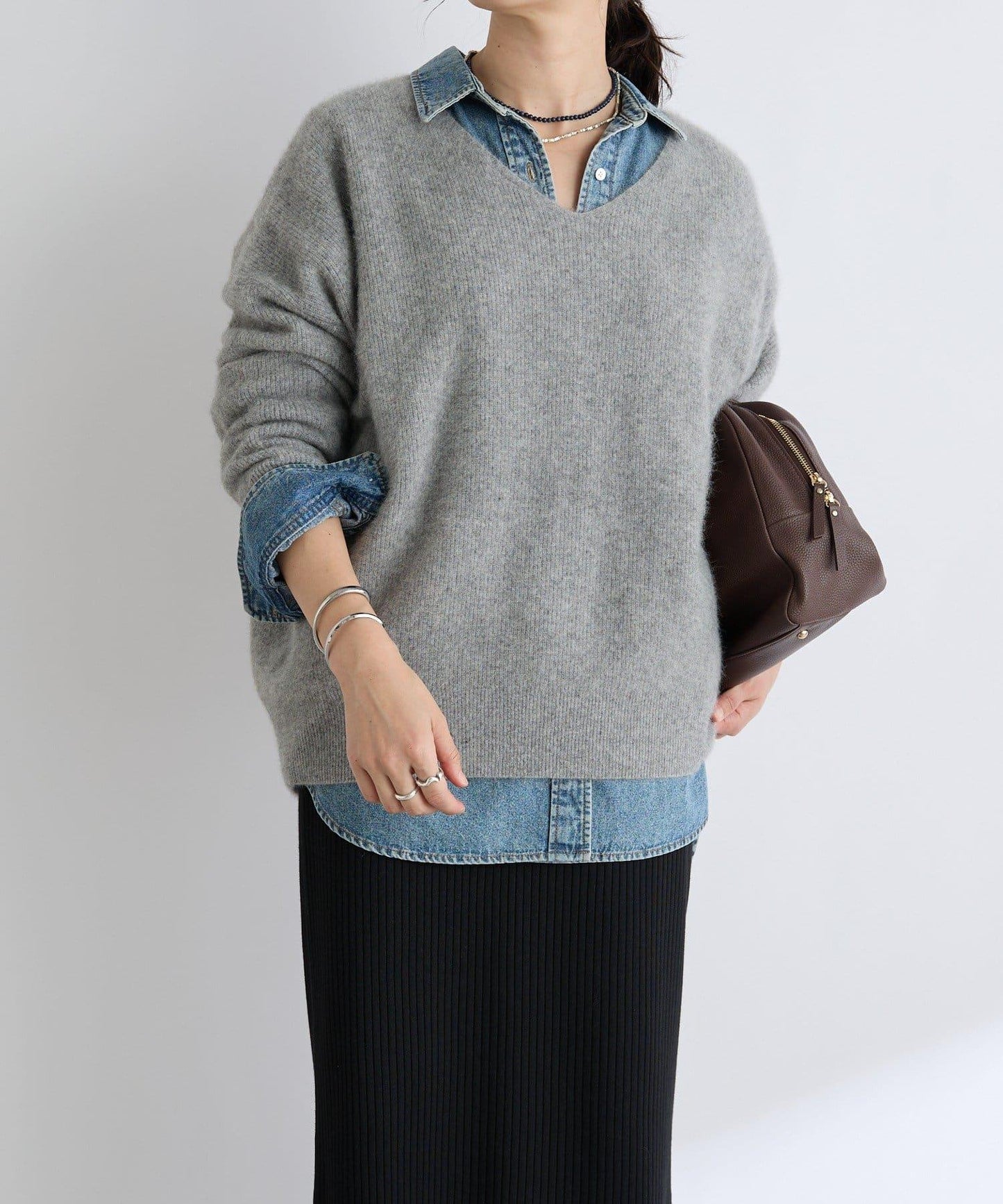 【輕盈感廓形】毛絨羊毛單面羅紋V領針織衫/預計10月上旬發貨