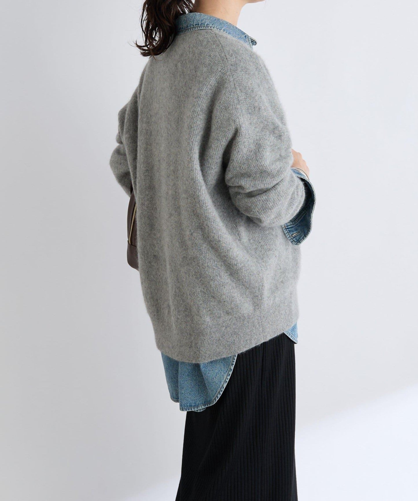 【輕盈感廓形】毛絨羊毛單面羅紋V領針織衫/預計10月上旬發貨