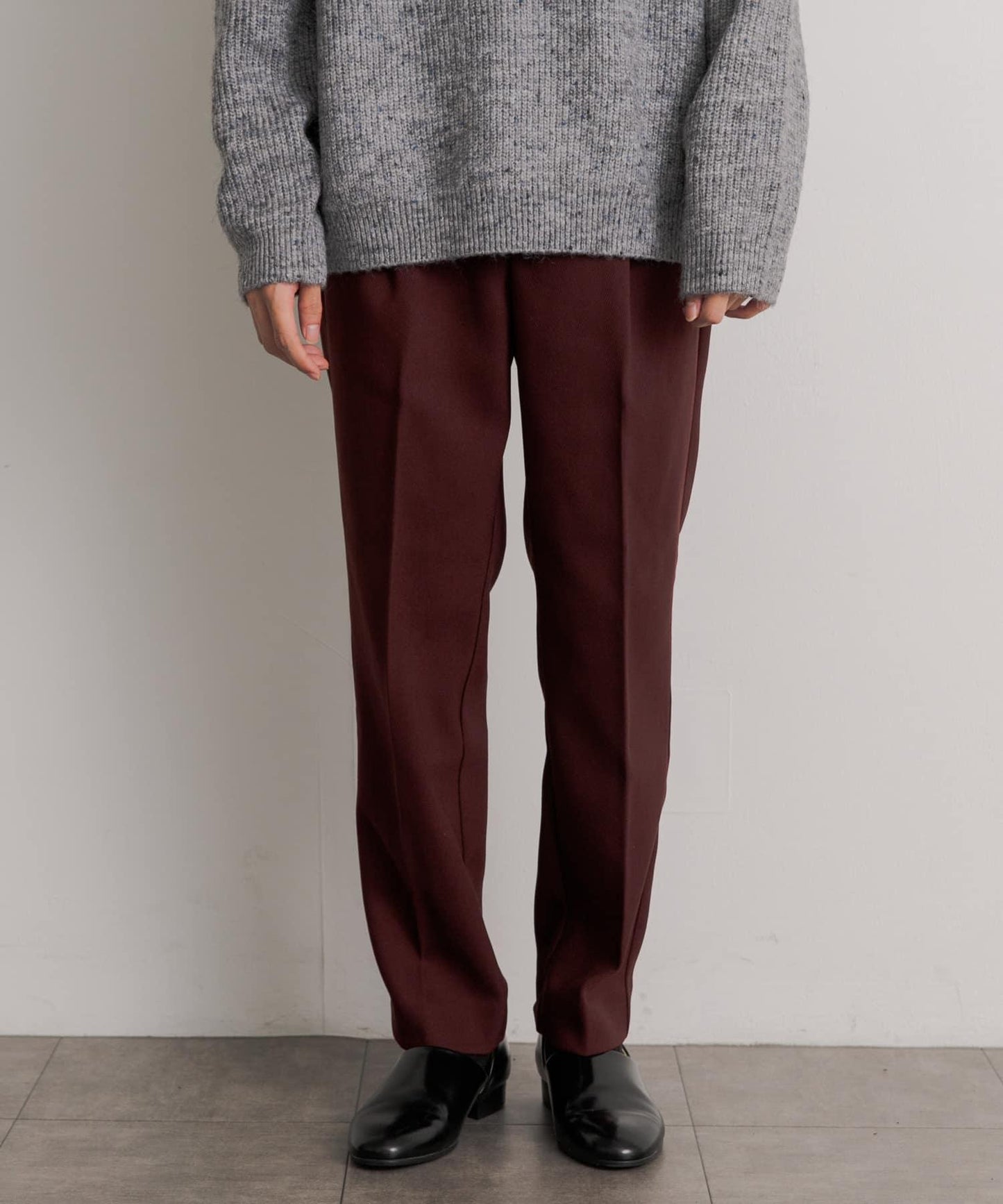 硬挺斜紋中線直筒褲