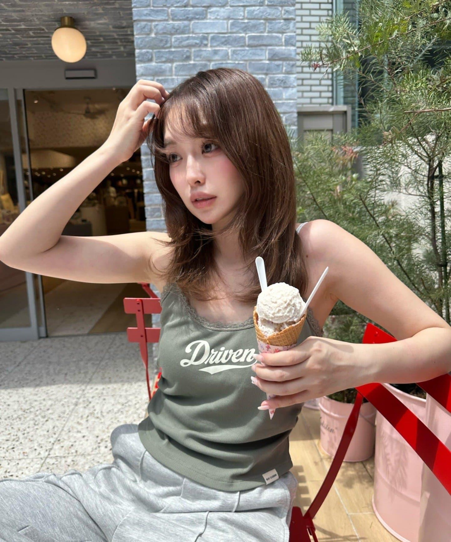 蕾絲Logo帶胸墊疊穿吊帶背心