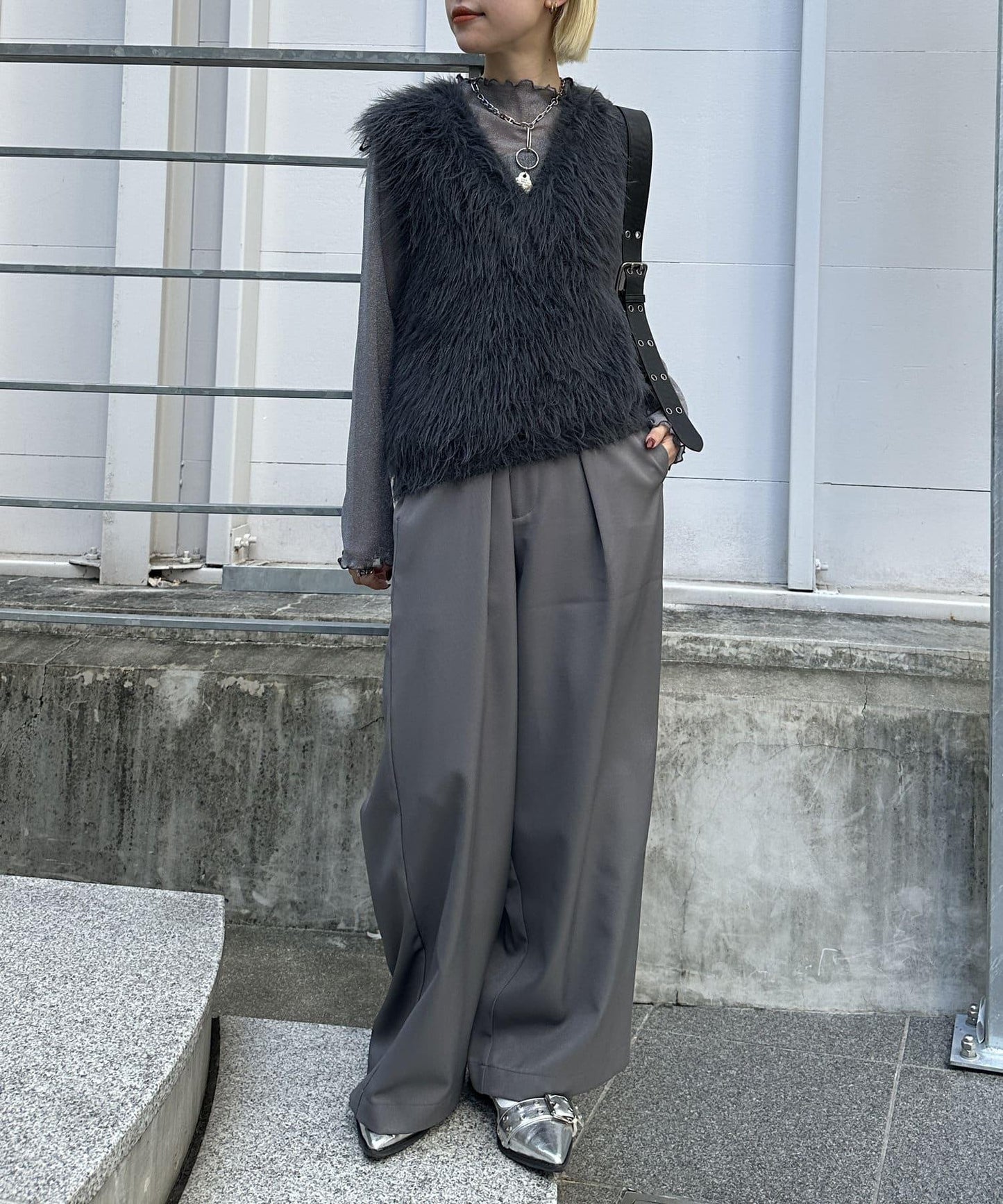 【w closet】亮絲羽毛針織背心