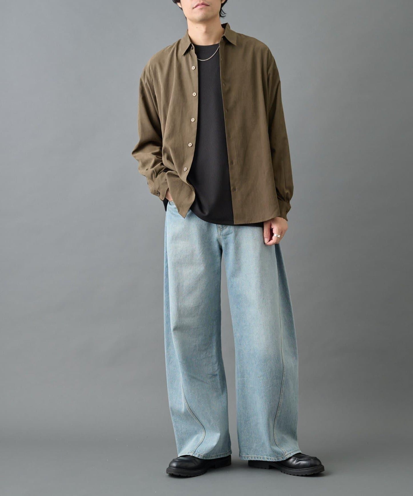 【AW/可搭配套裝】窄版桃皮常規襯衫