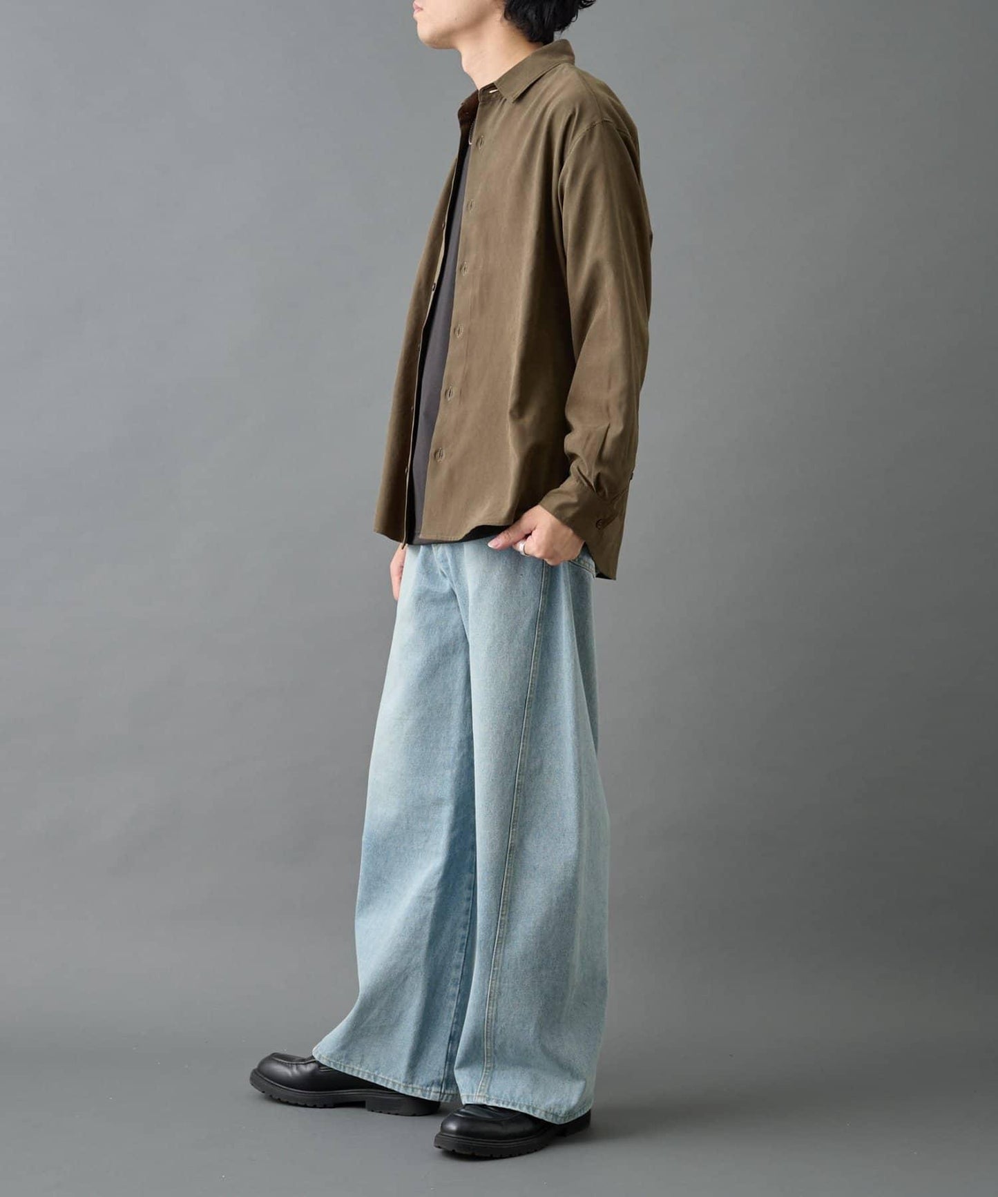 【AW/可搭配套裝】窄版桃皮常規襯衫