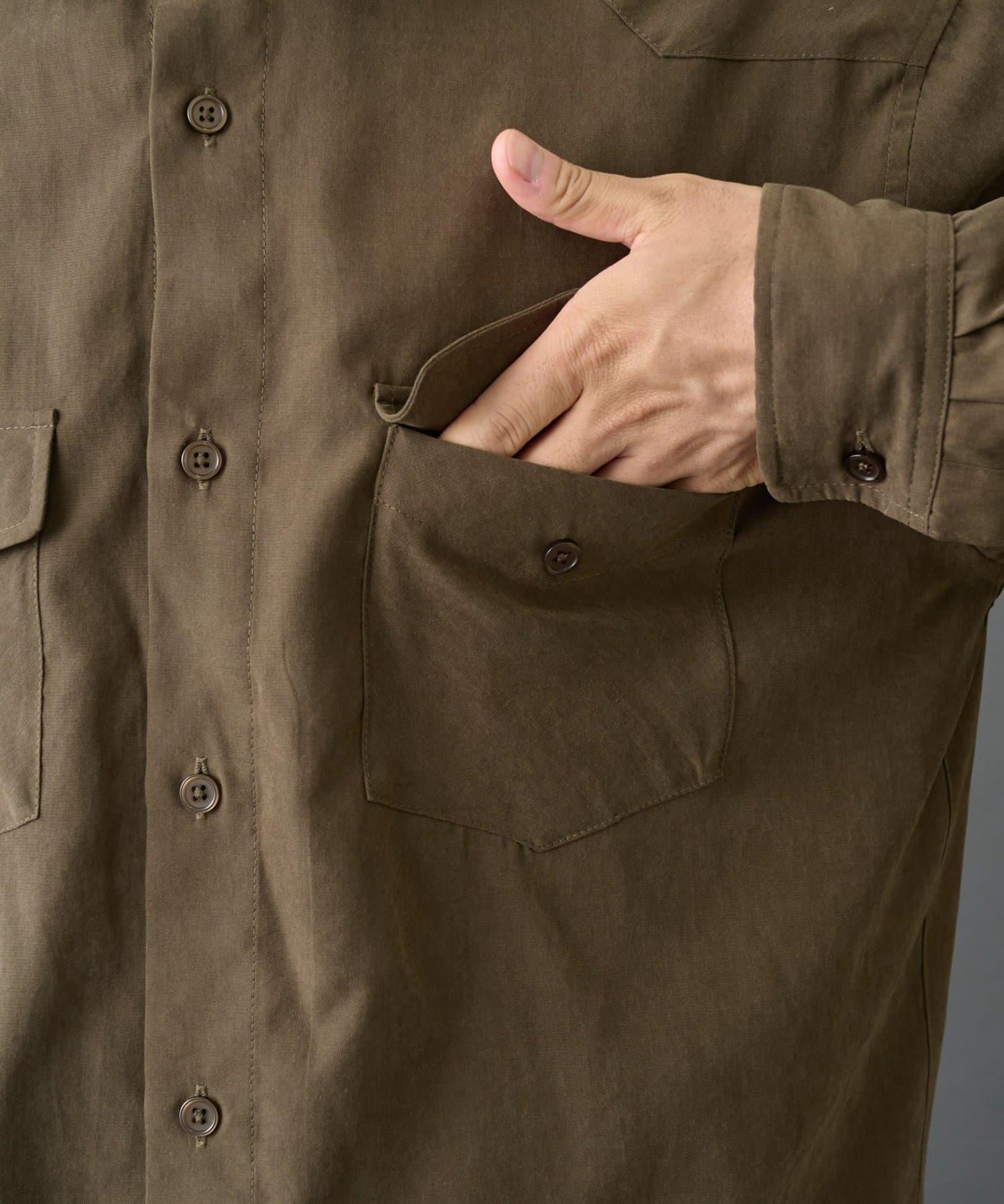 【AW】窄版桃皮西部風短款襯衫