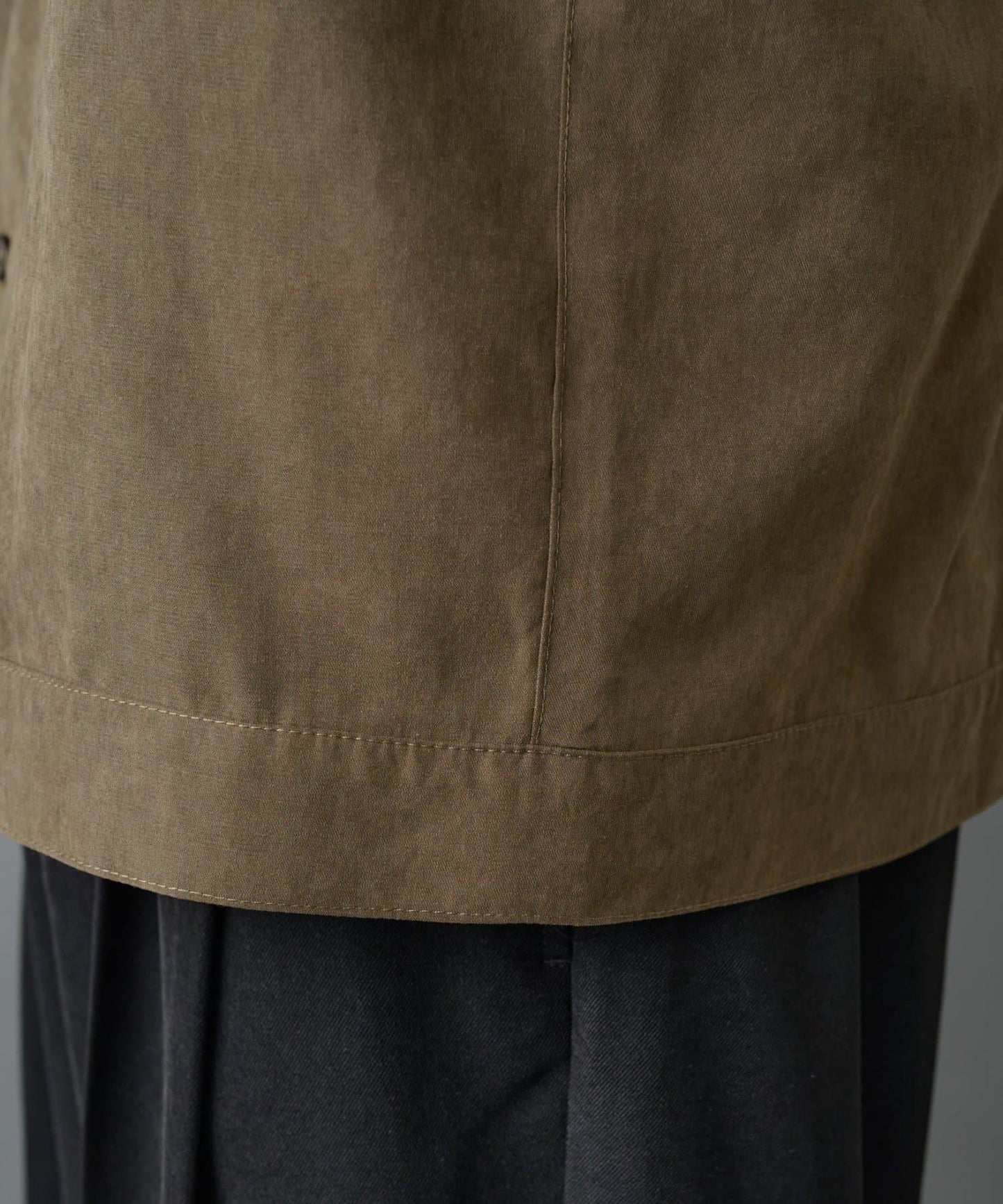 【AW】窄版桃皮西部風短款襯衫