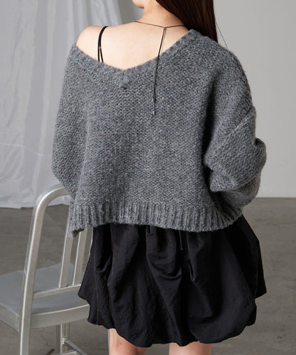 前後兩穿字母刺繡寬鬆短款針織衫