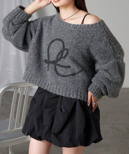 前後兩穿字母刺繡寬鬆短款針織衫