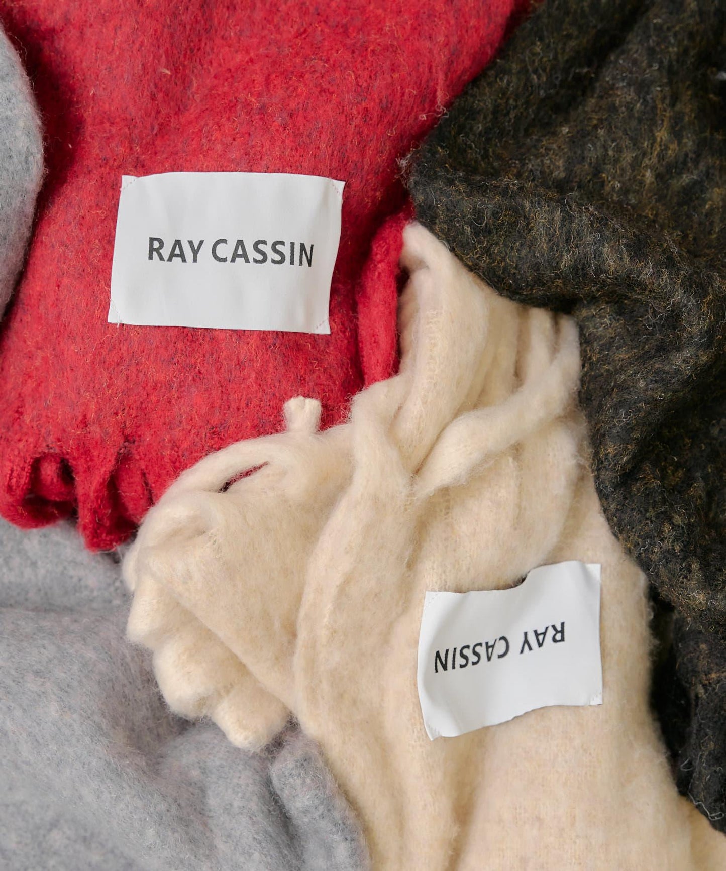 【RAY CASSIN】大字母圍巾