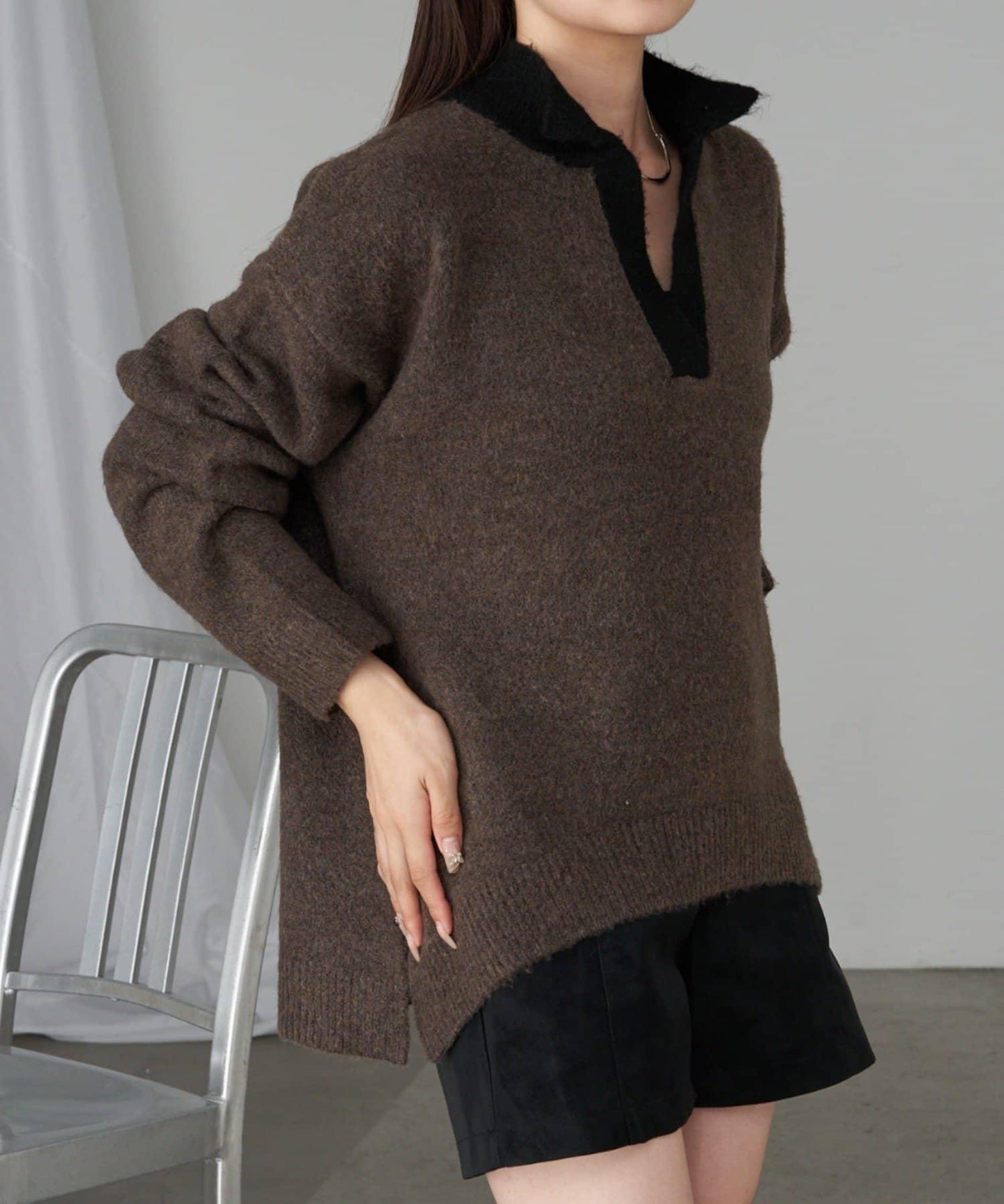 【RAY CASSIN】V領翻領刺繡針織衫 / 帶領針織衫