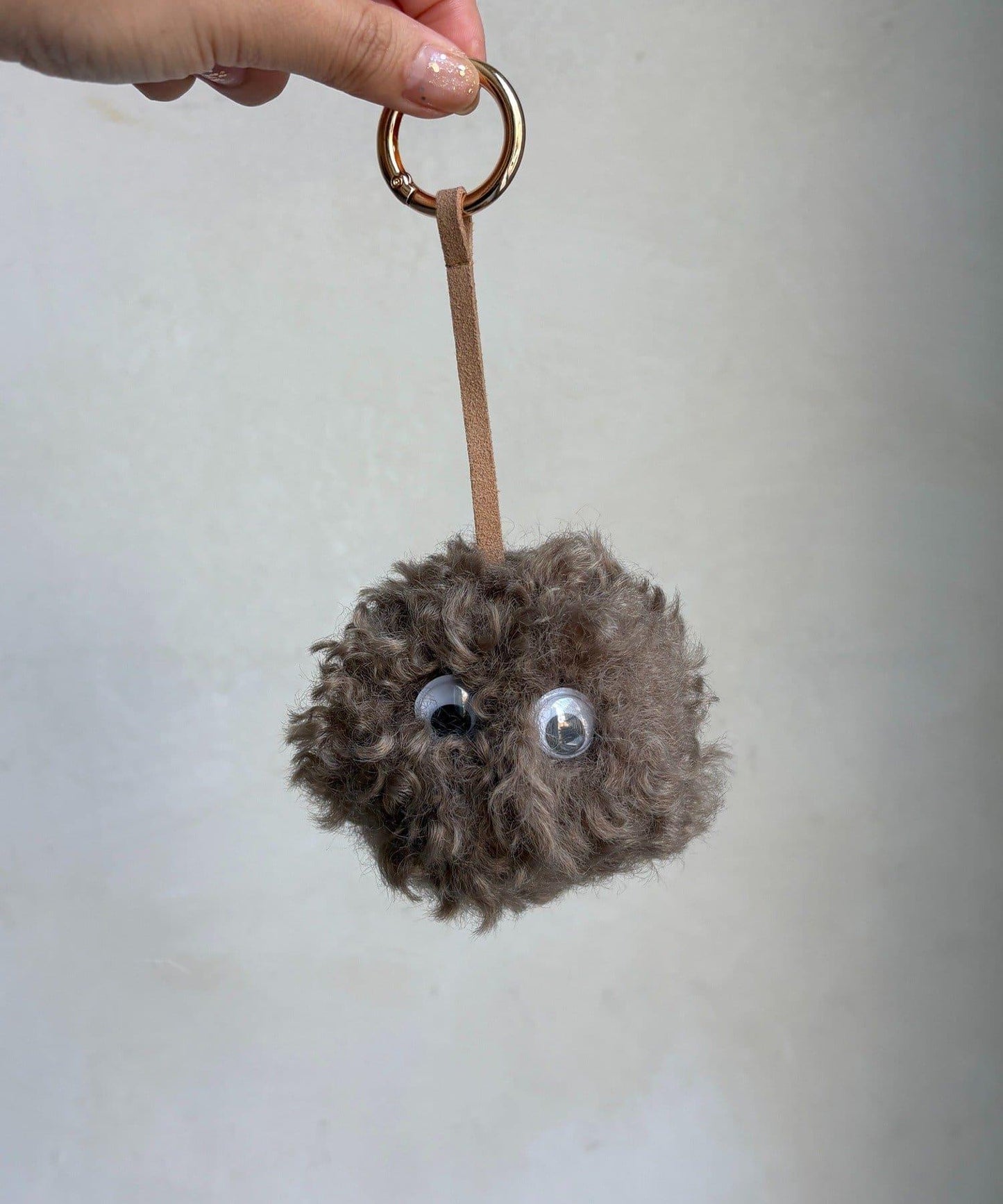 眼球毛絨掛件