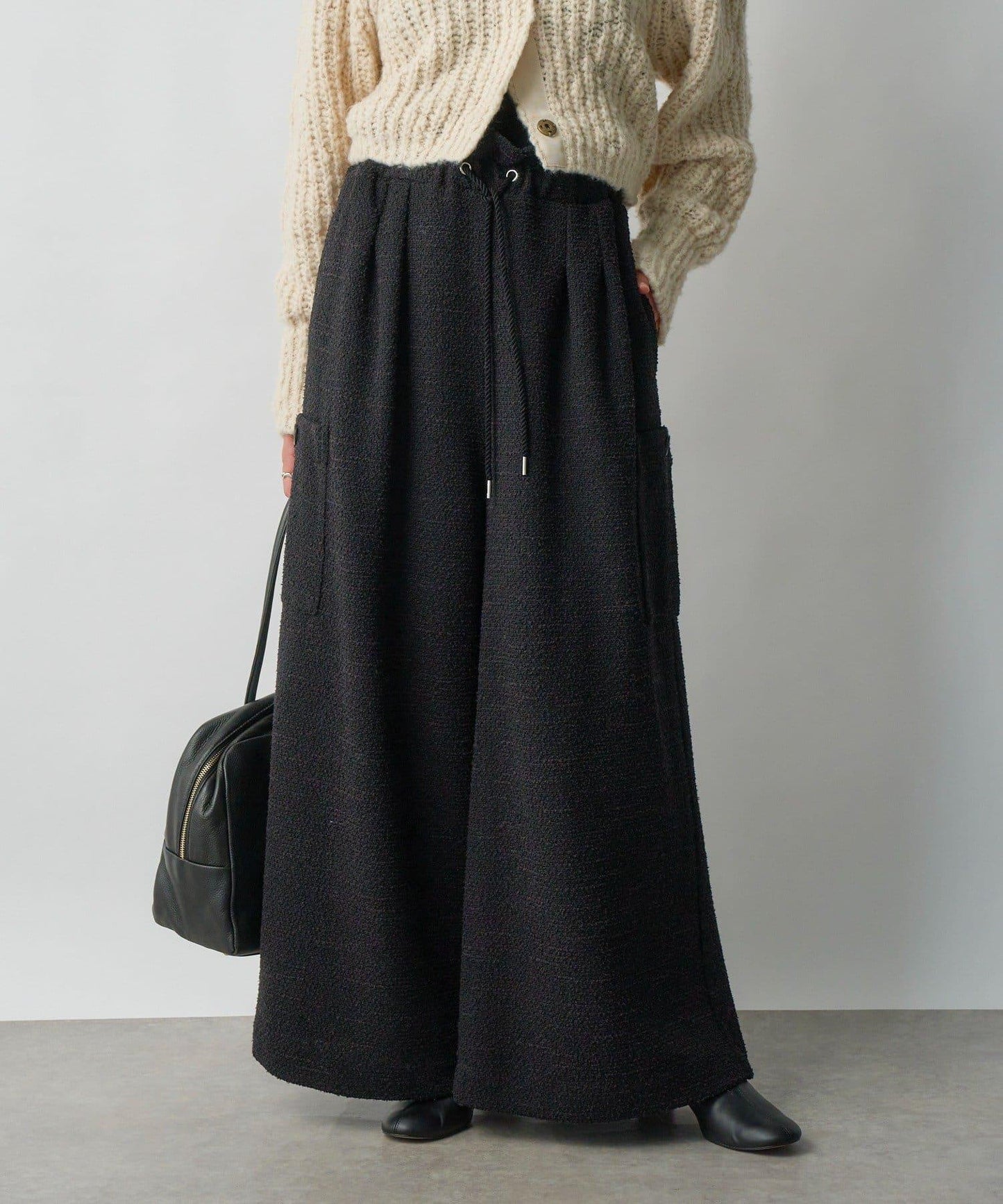 【打造時尚造型】剪裁粗花呢寬腿褲