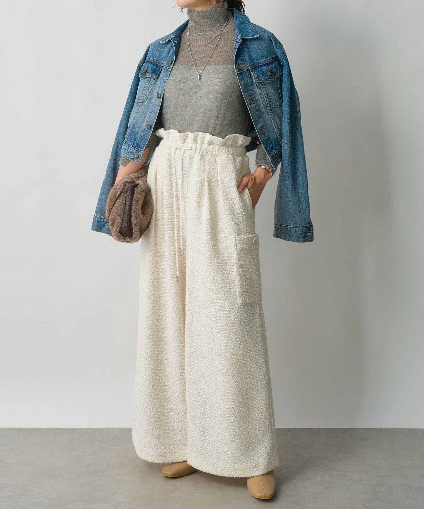 【打造時尚造型】剪裁粗花呢寬腿褲