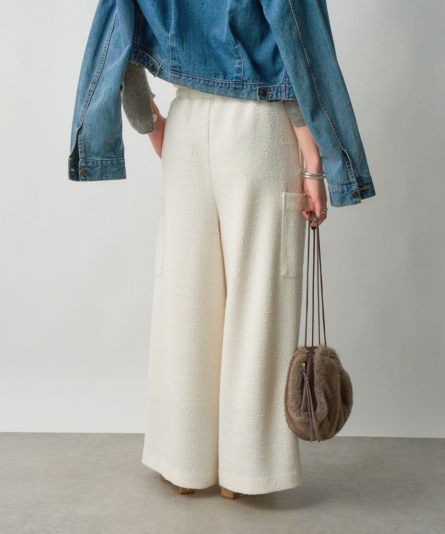 【打造時尚造型】剪裁粗花呢寬腿褲