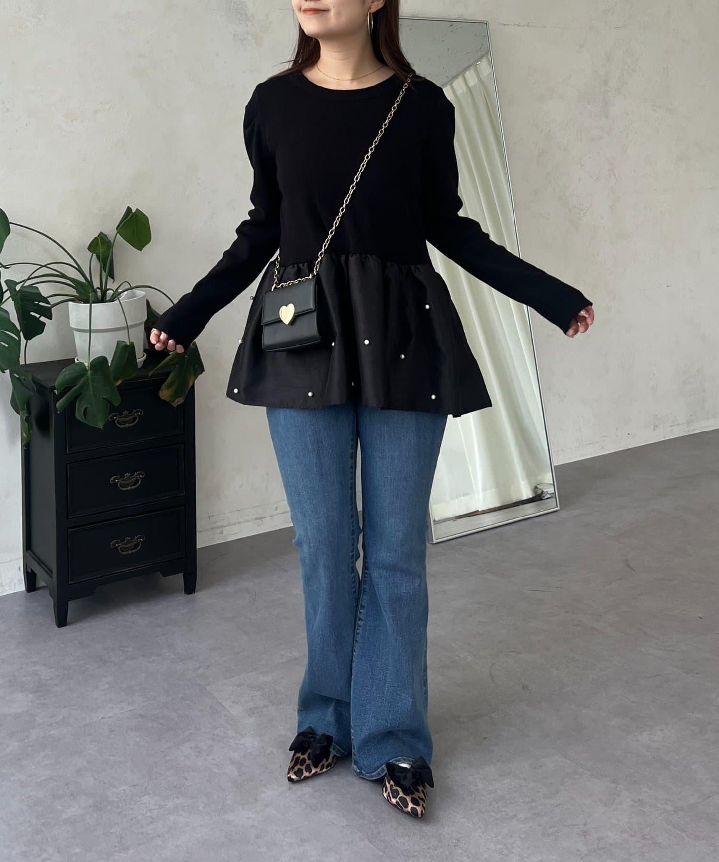 泡泡袖下襬珍珠拼接針織衫