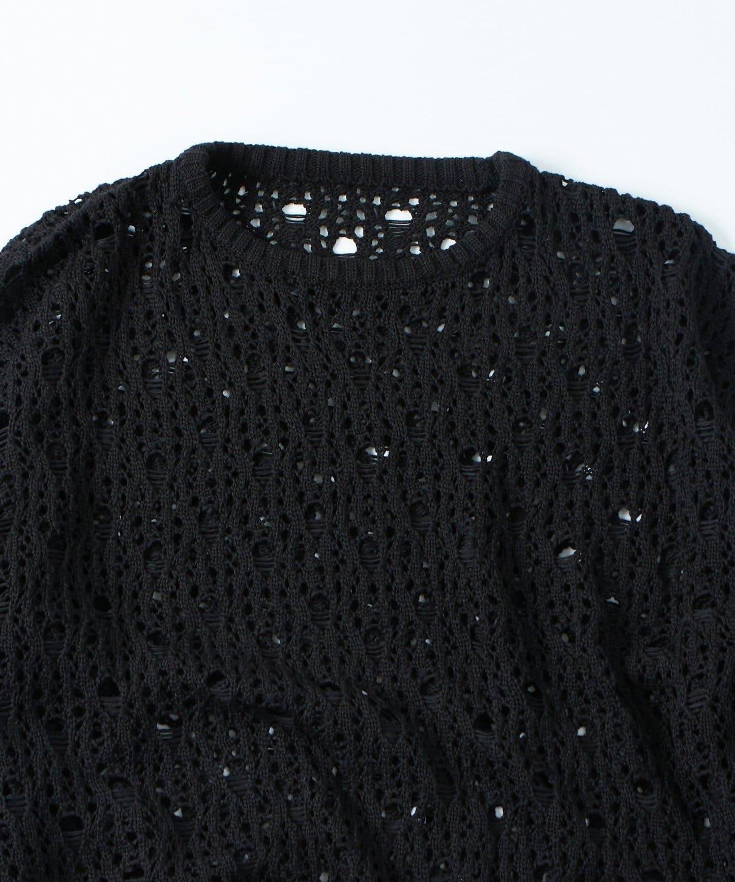 【WHO'S WHO gallery】鏤空編織一字肩寬鬆針織衫