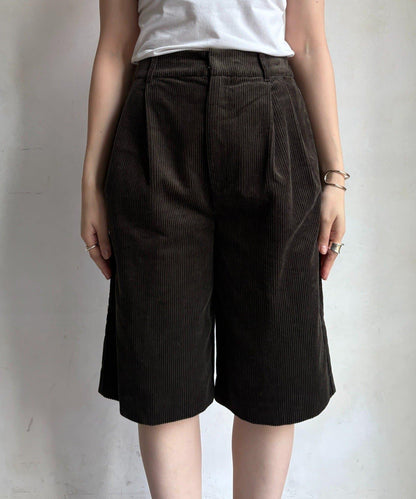 燈芯絨短褲