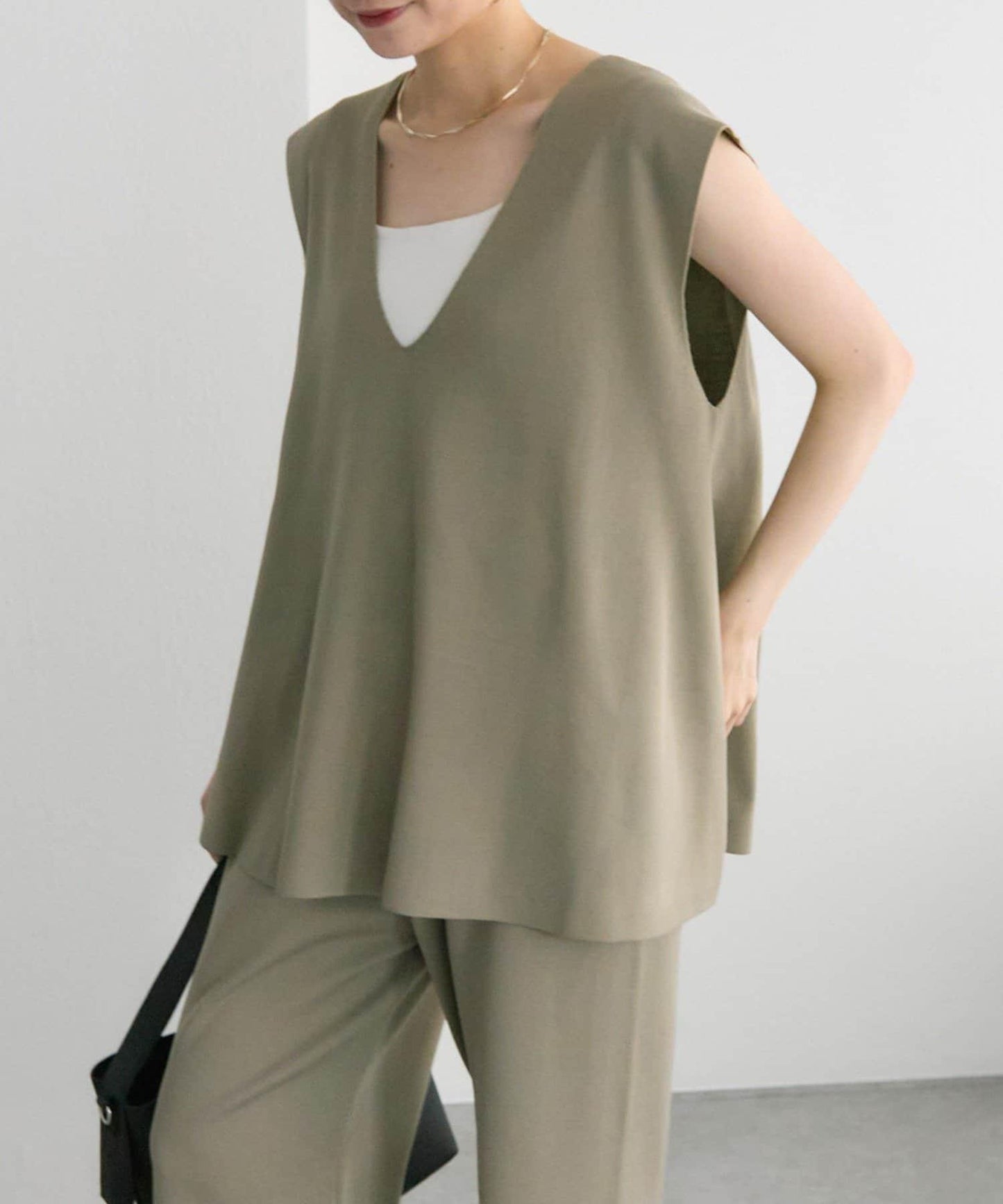 彈力V領針織背心