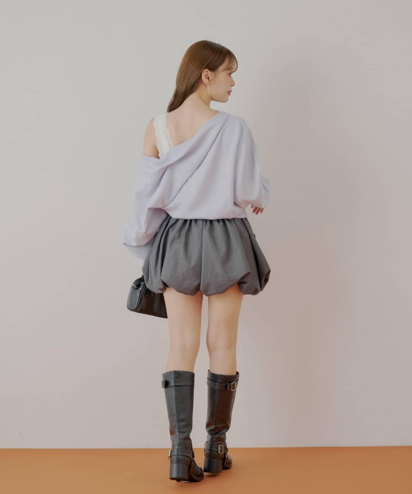 單肩蕾絲上衣