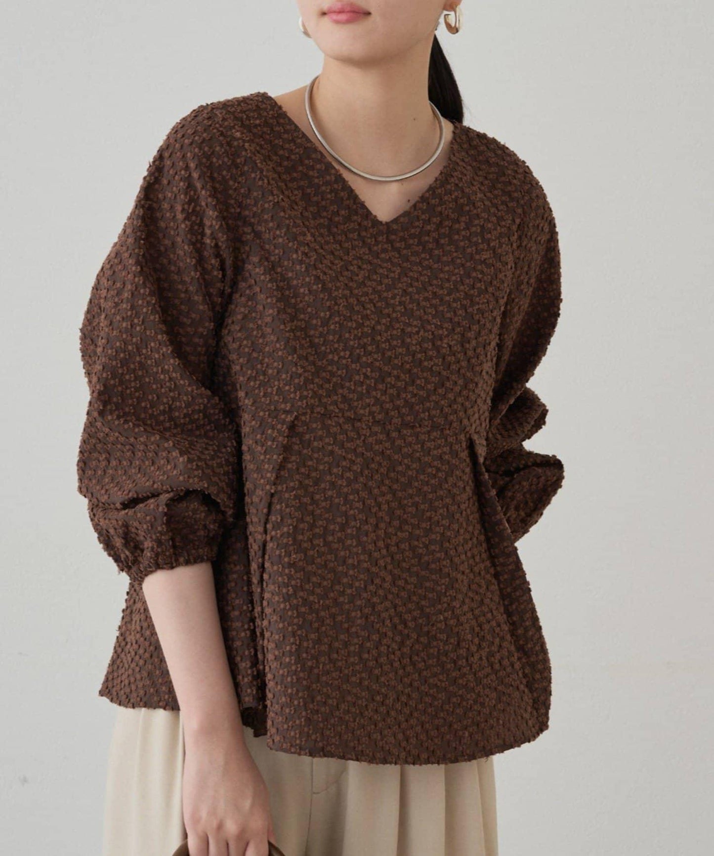 【Loungedress】提花荷葉邊下襬上衣