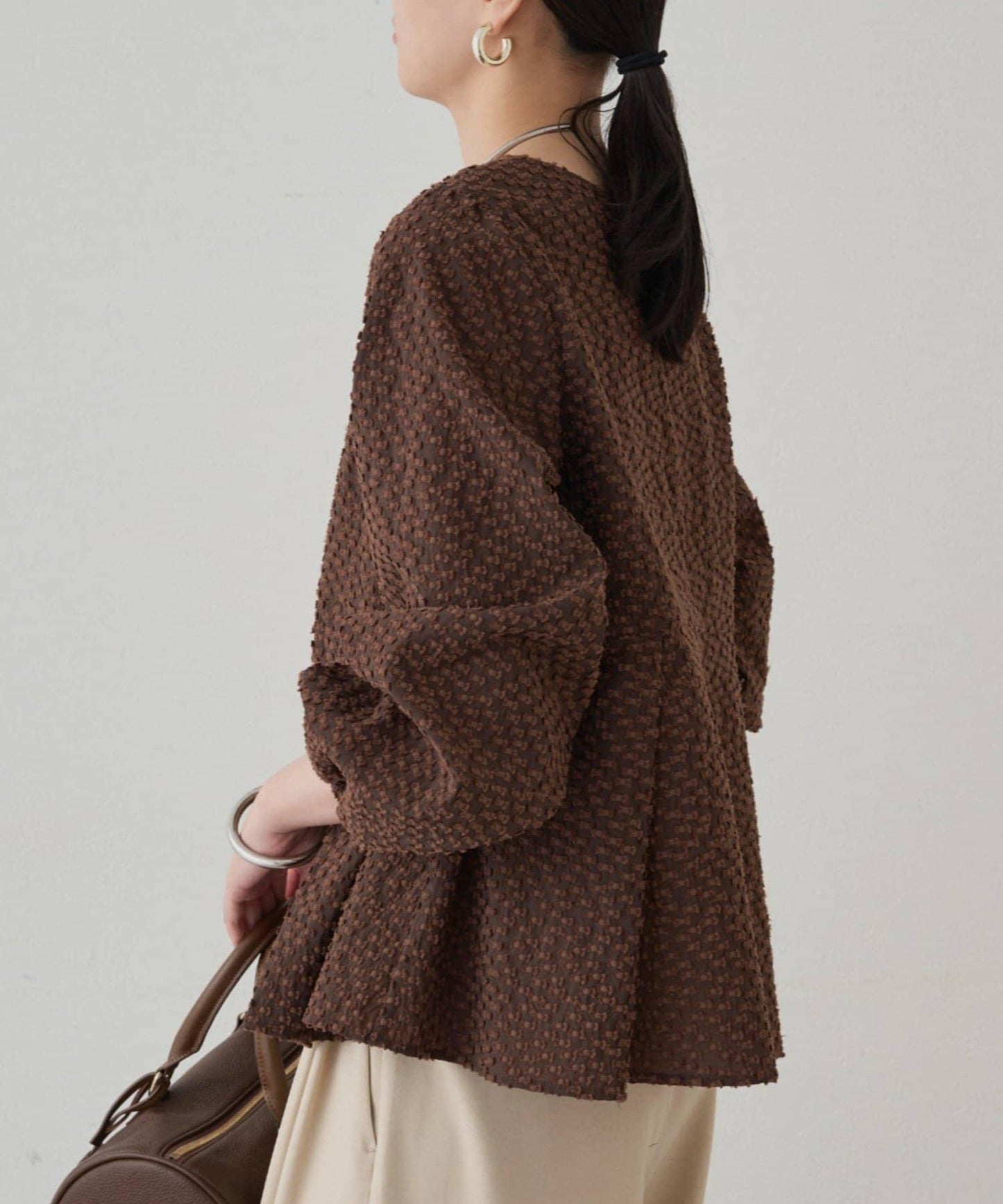 【Loungedress】提花荷葉邊下襬上衣