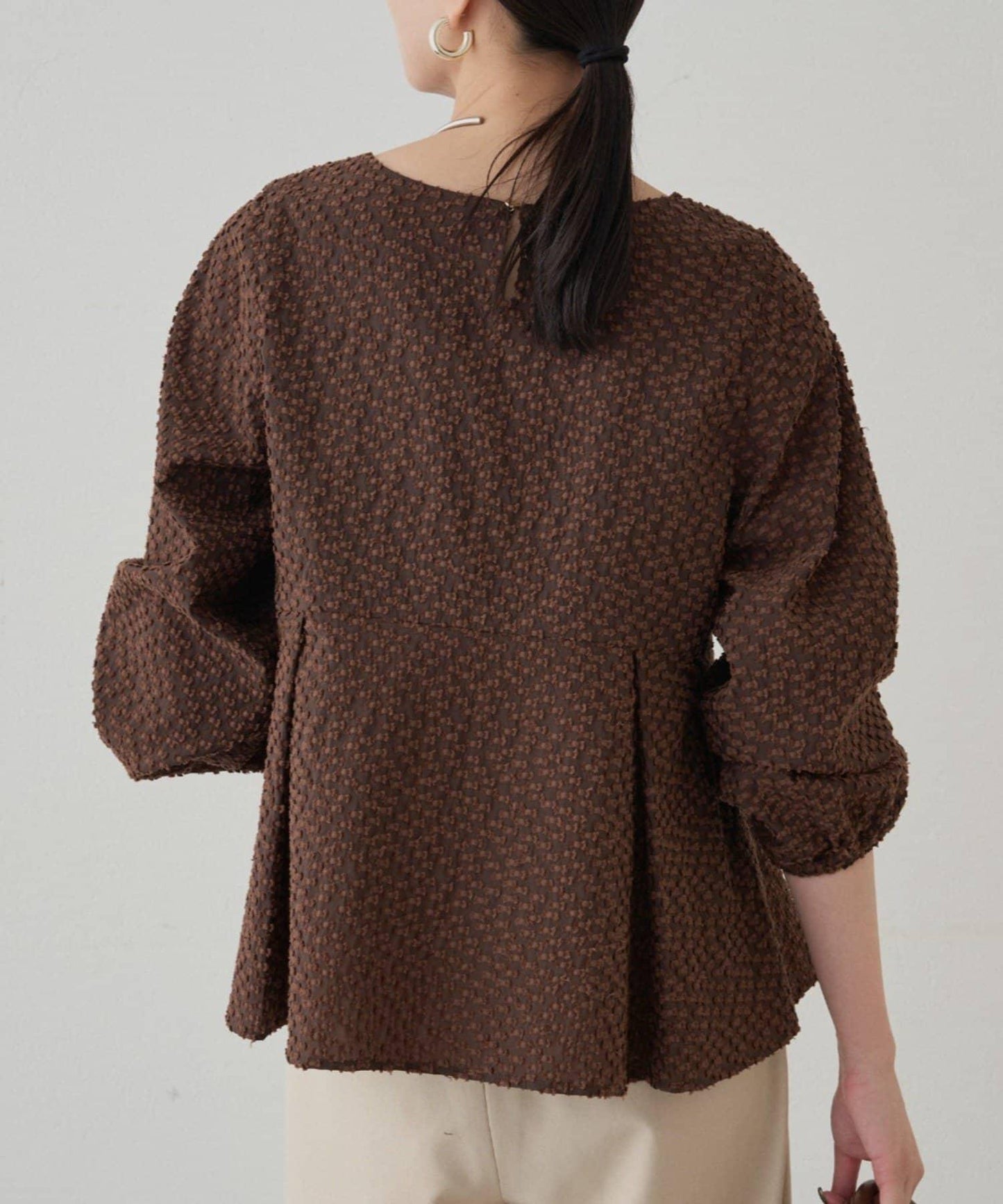 【Loungedress】提花荷葉邊下襬上衣