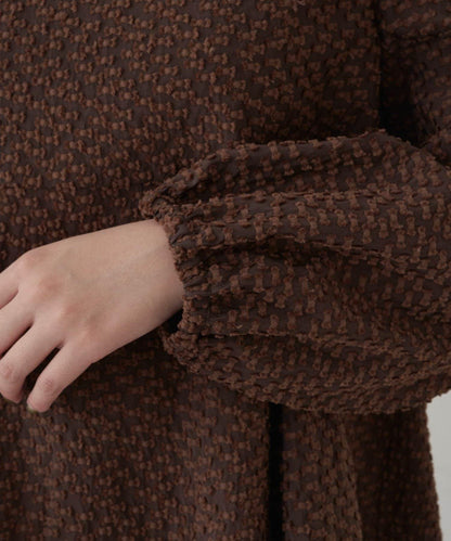 【Loungedress】提花荷葉邊下襬上衣