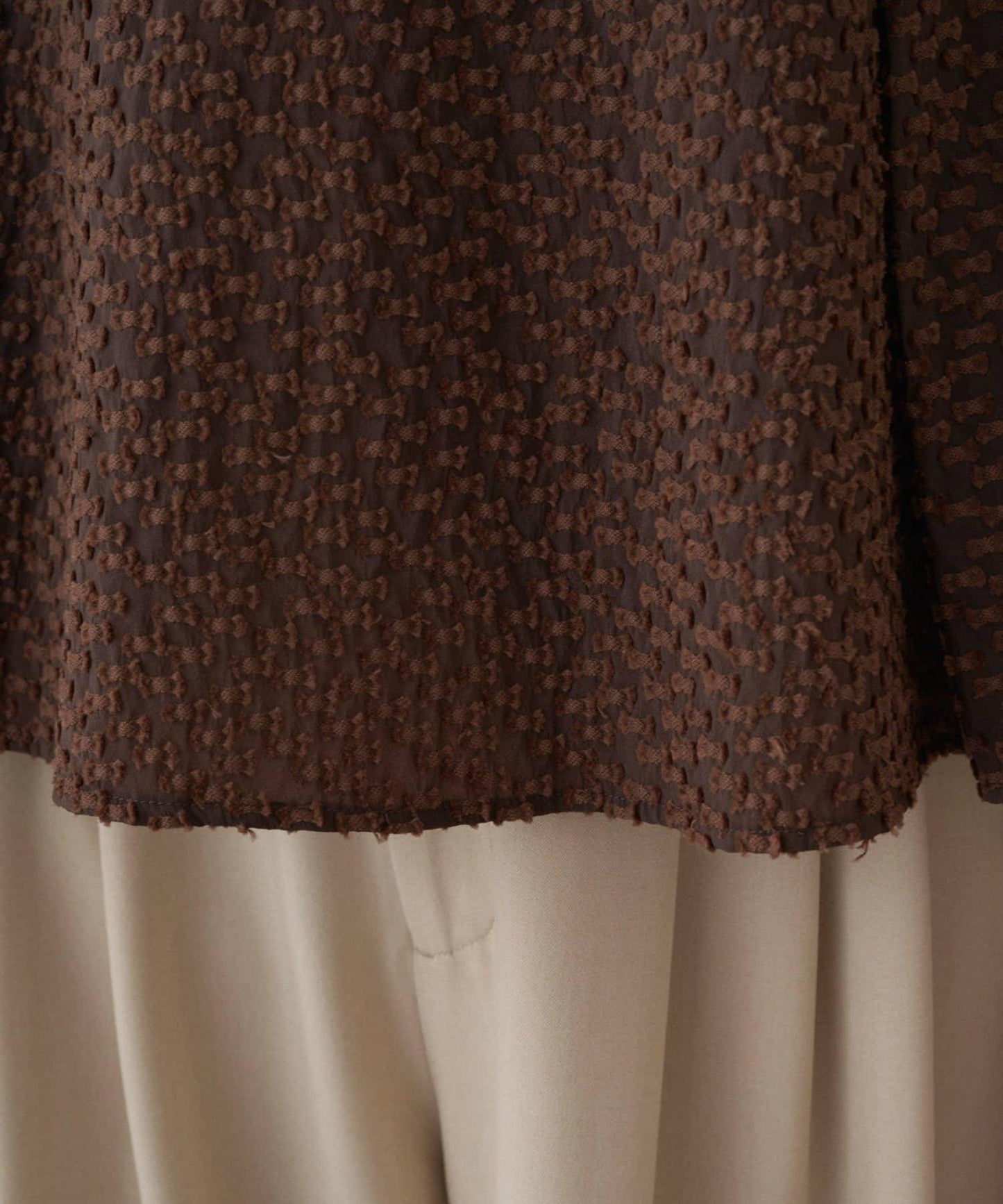 【Loungedress】提花荷葉邊下襬上衣