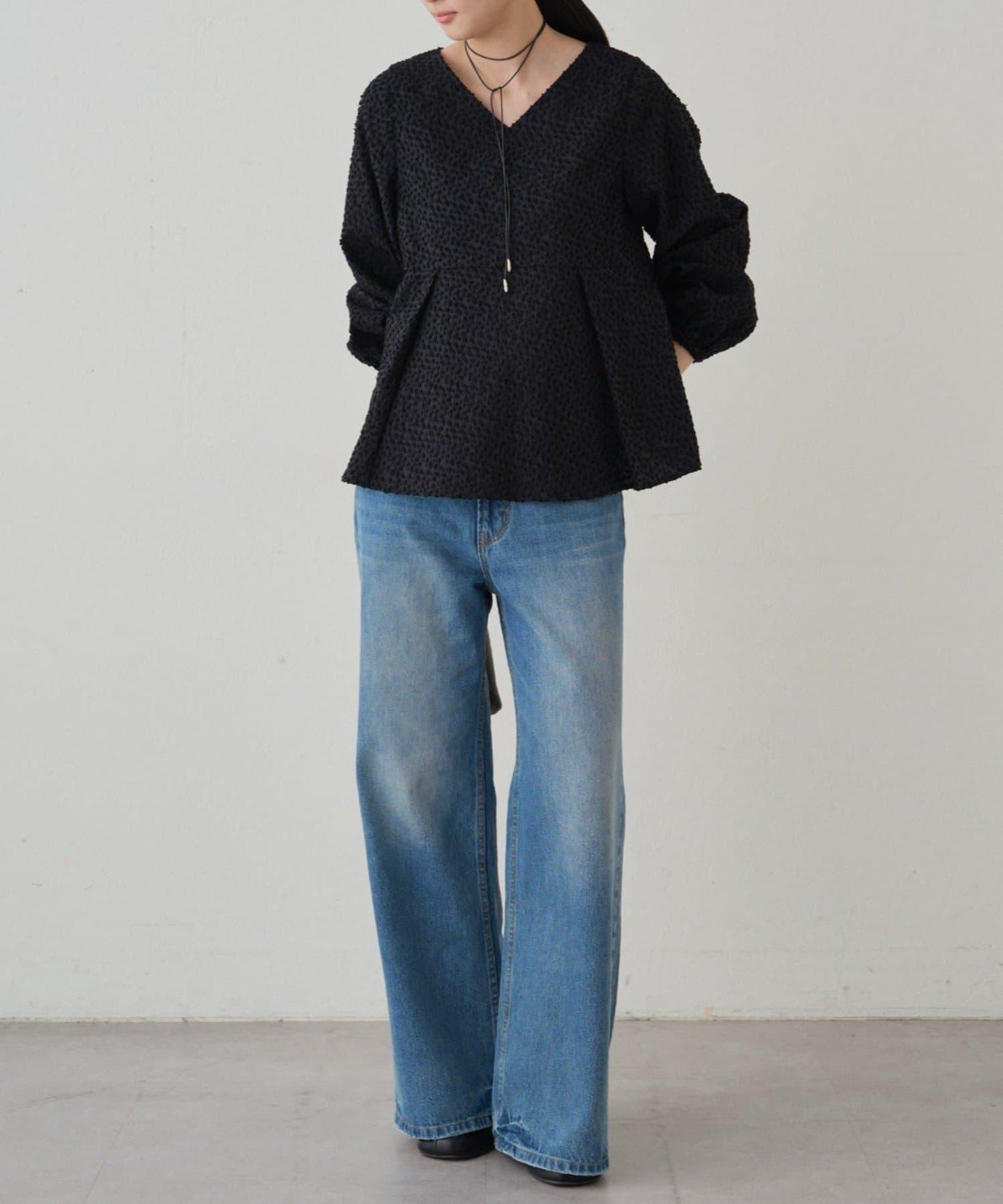 【Loungedress】提花荷葉邊下襬上衣