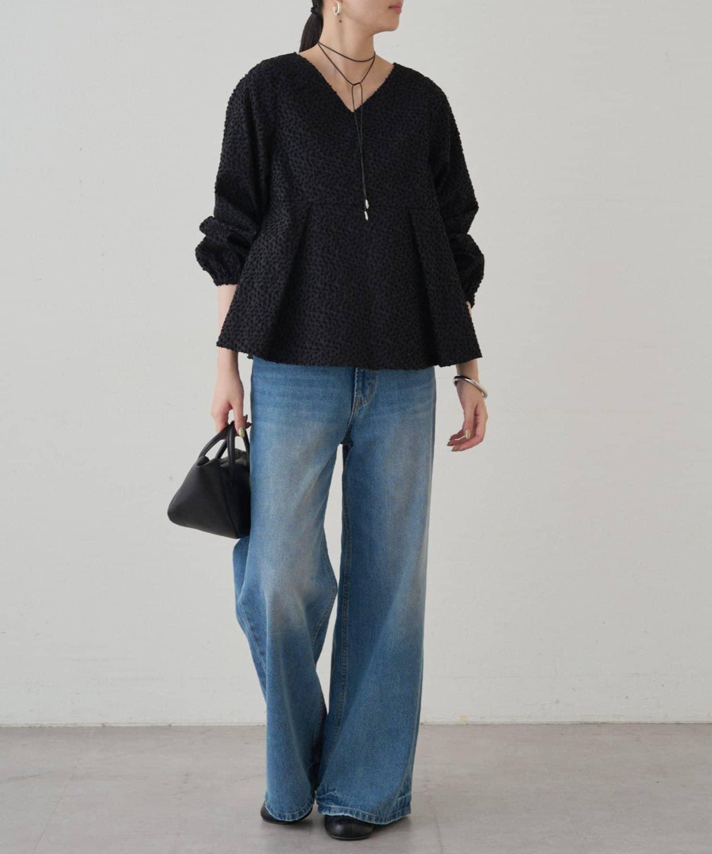 【Loungedress】提花荷葉邊下襬上衣