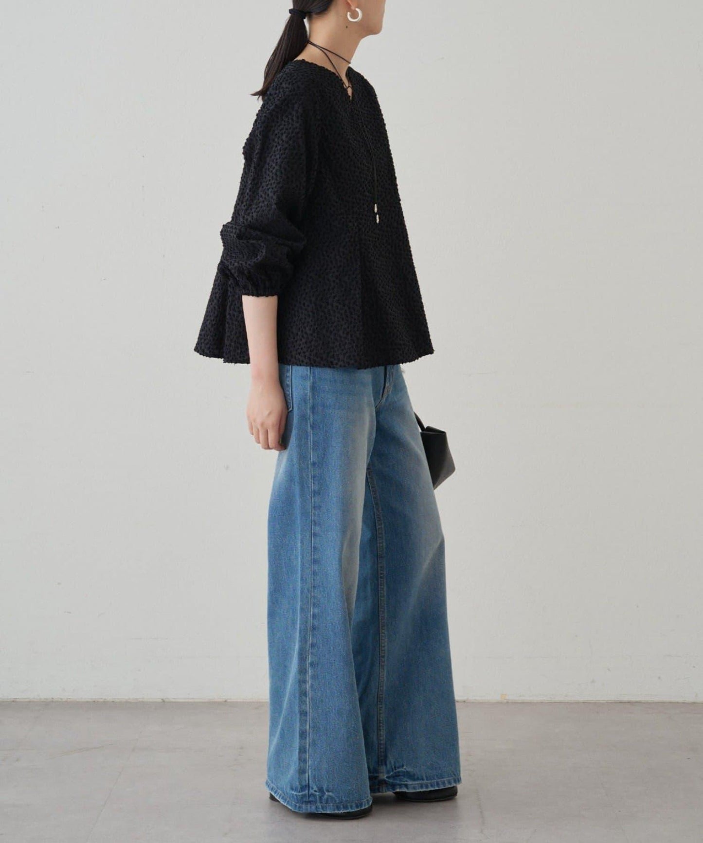 【Loungedress】提花荷葉邊下襬上衣