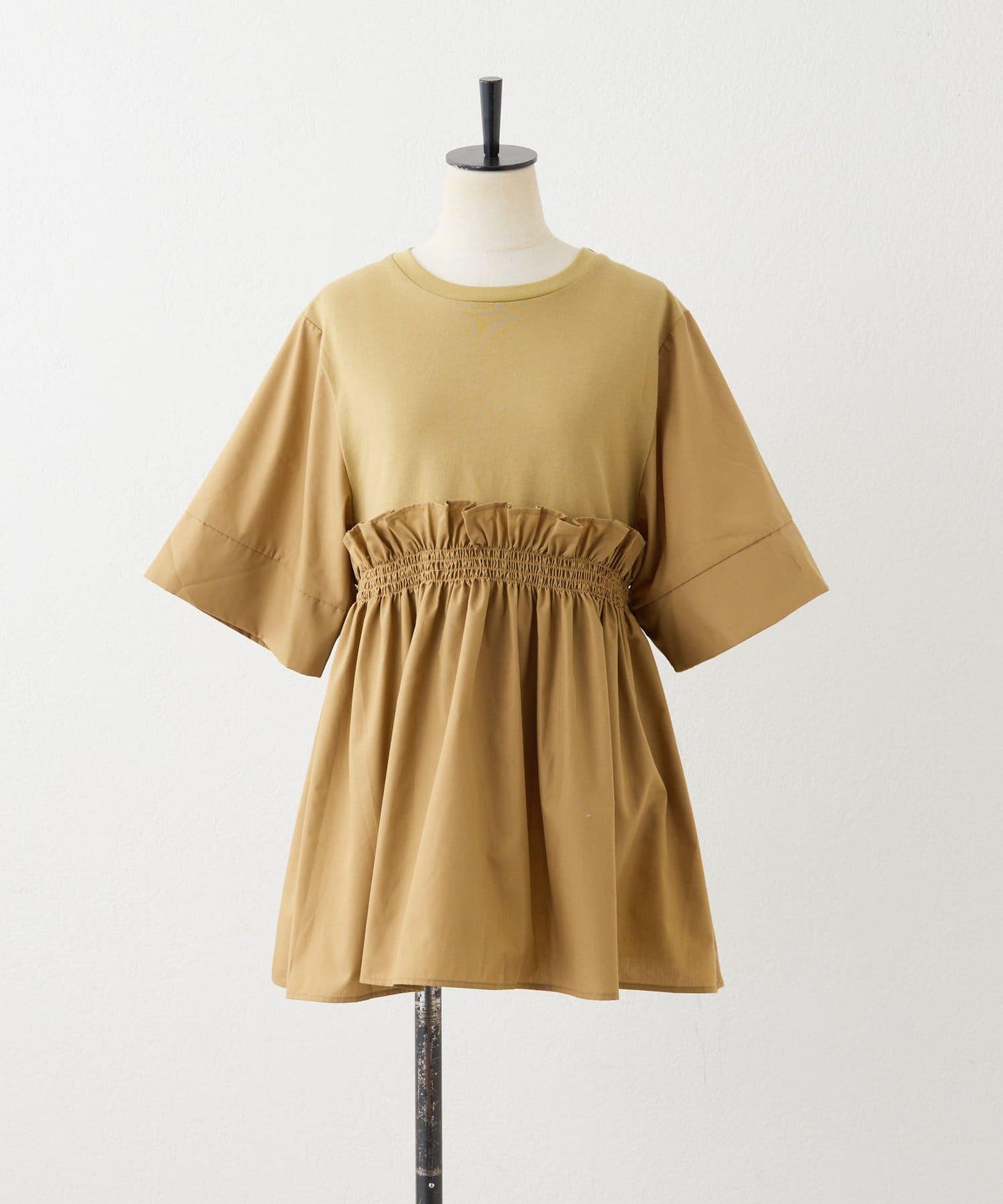 ear PAPILLONNER 荷葉邊抽褶上衣