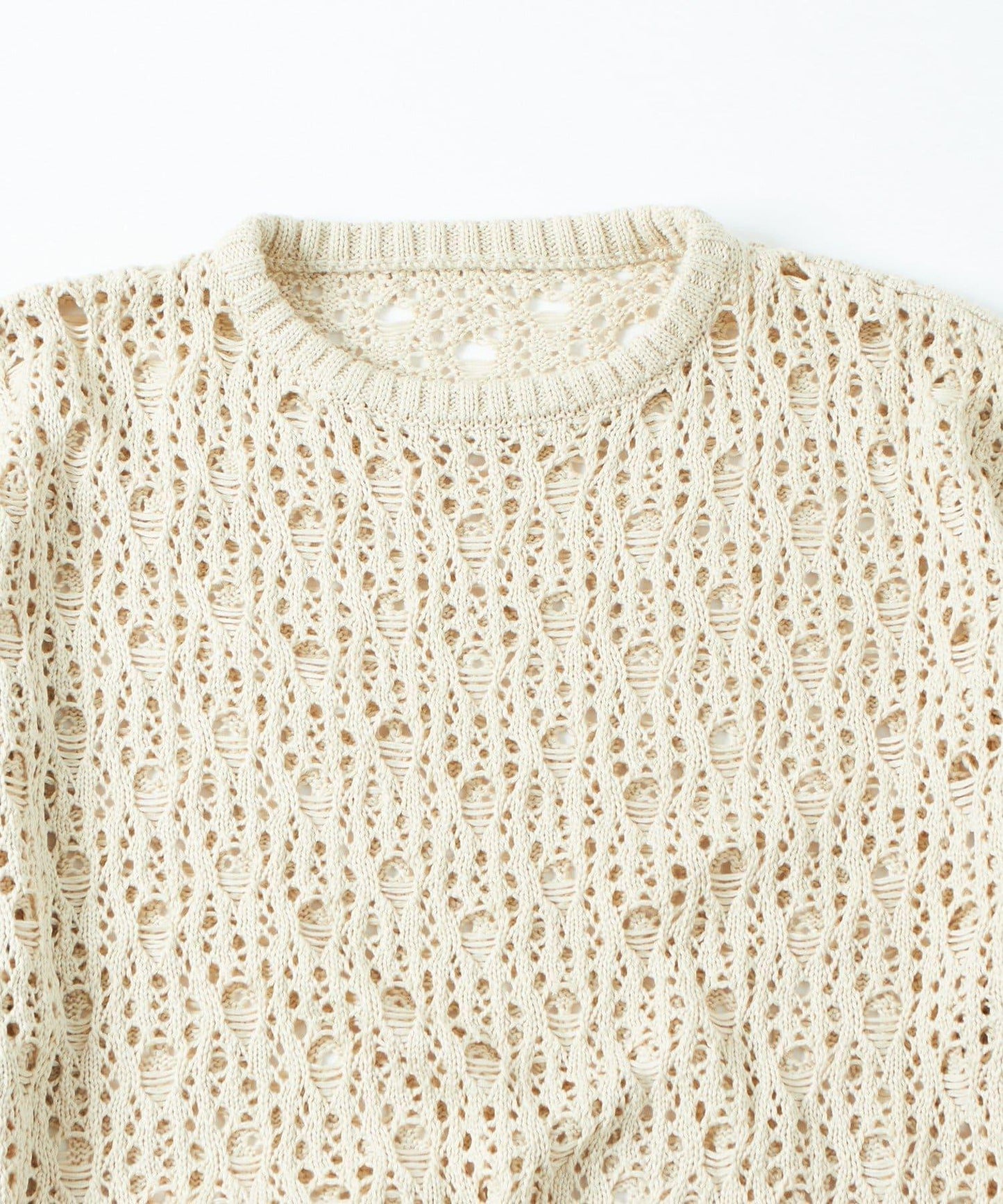 【WHO'S WHO gallery】鏤空編織一字肩寬鬆針織衫