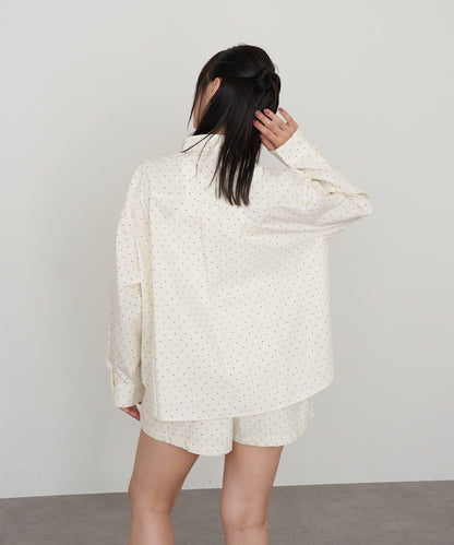 【RAY CASSIN】胸部刺繡寬鬆襯衫