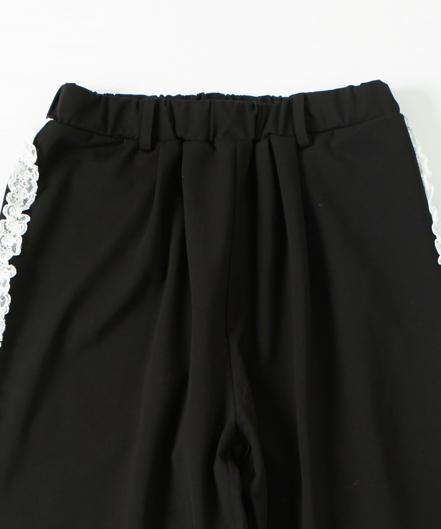 【WHO'S WHO gallery】側邊蕾絲拼接長褲