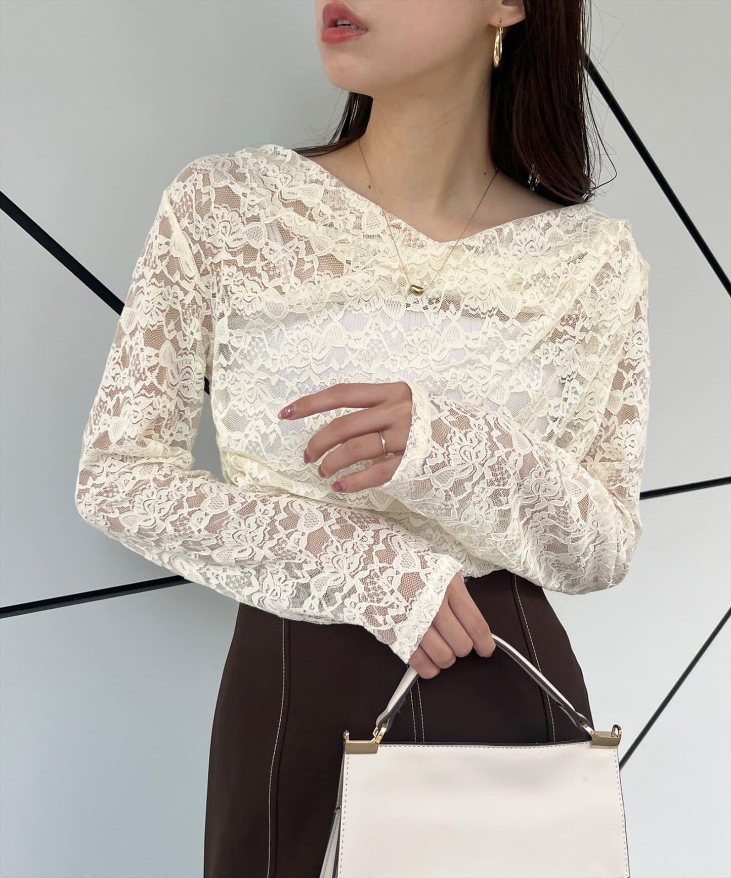 褶皺蕾絲套頭衫