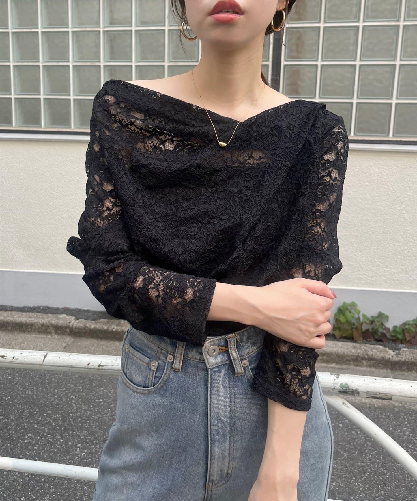 褶皺蕾絲套頭衫