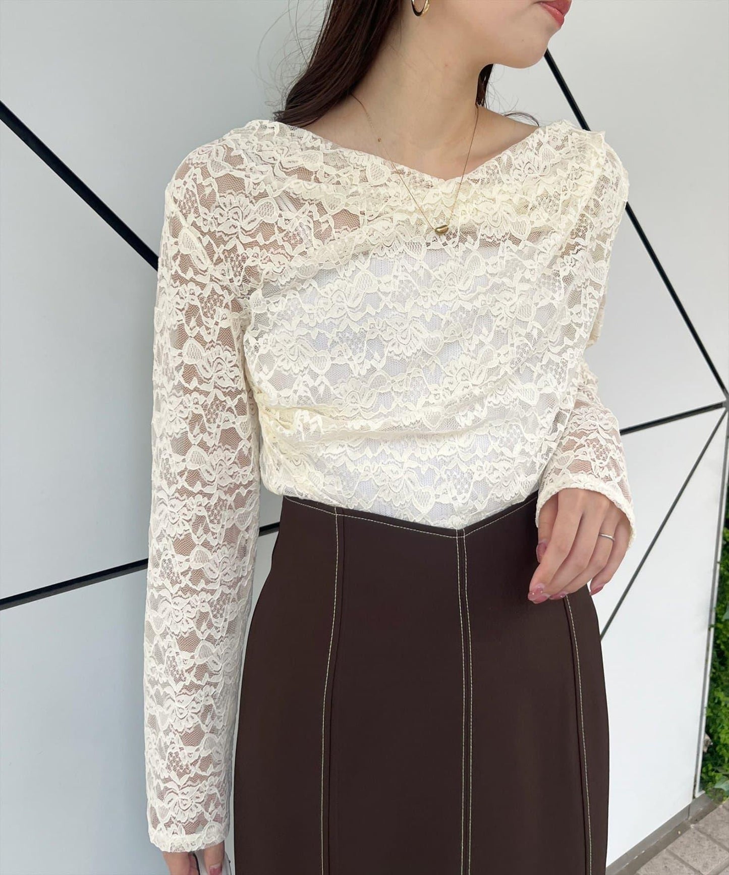 褶皺蕾絲套頭衫