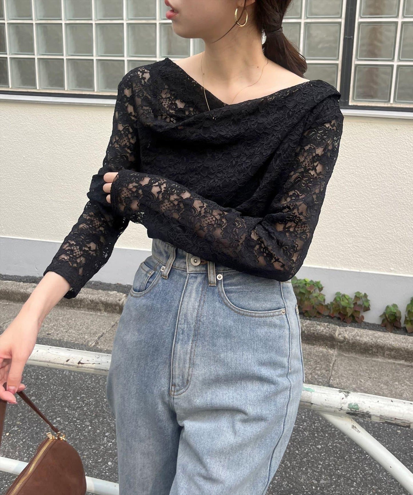 褶皺蕾絲套頭衫